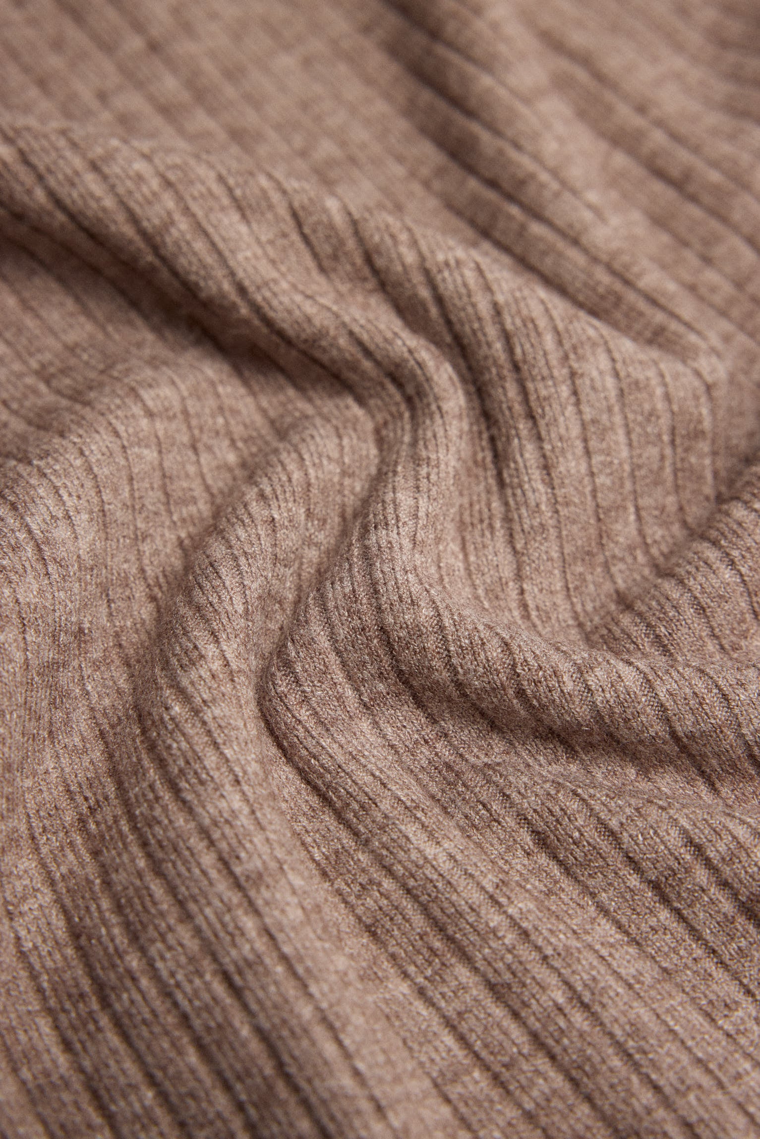 Vestido longo marrom de malha canelada