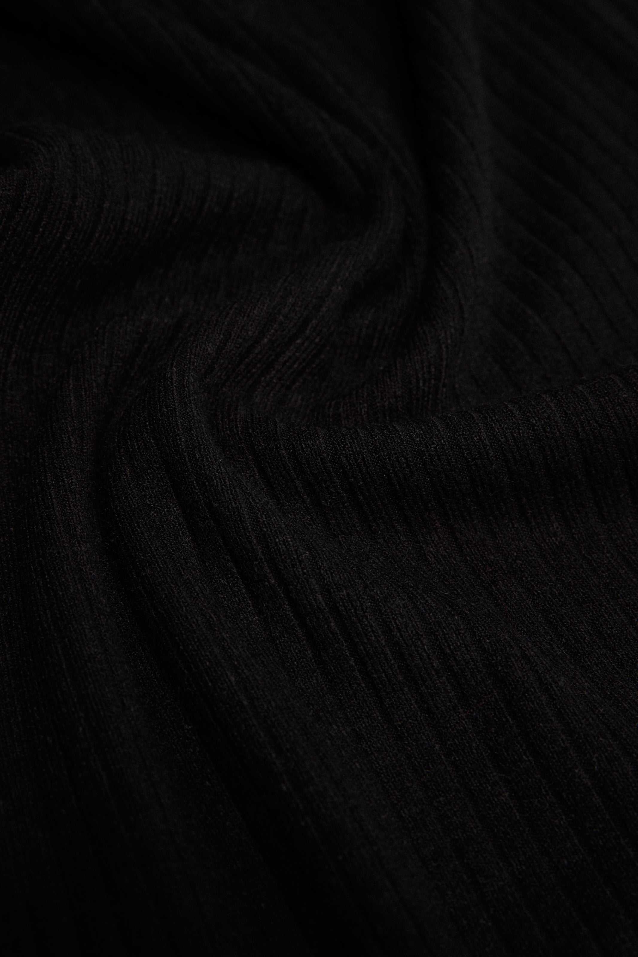 Vestido longo preto de malha canelada