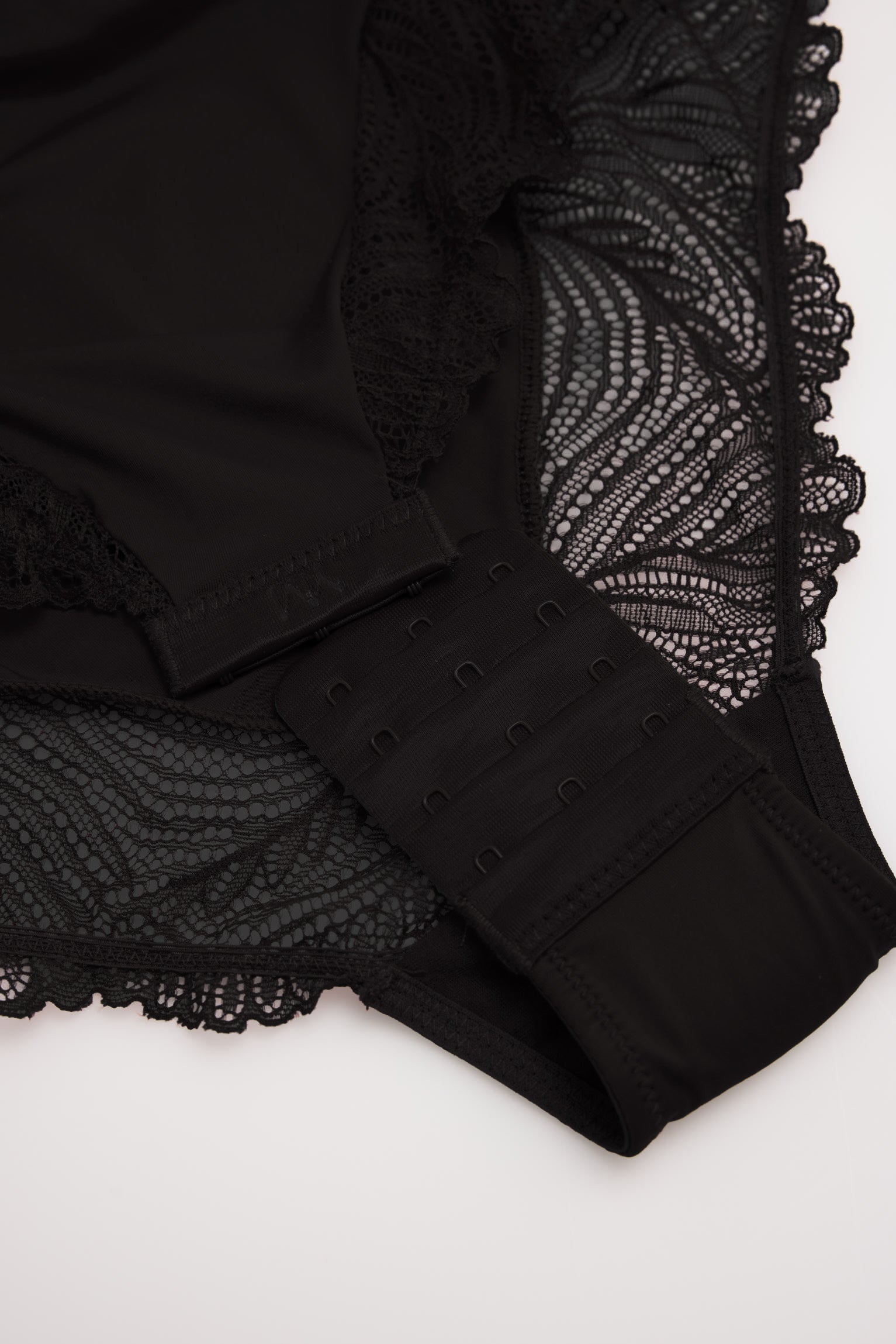 10782-5-body-lencero-manga-larga-espalda-abierta-negro