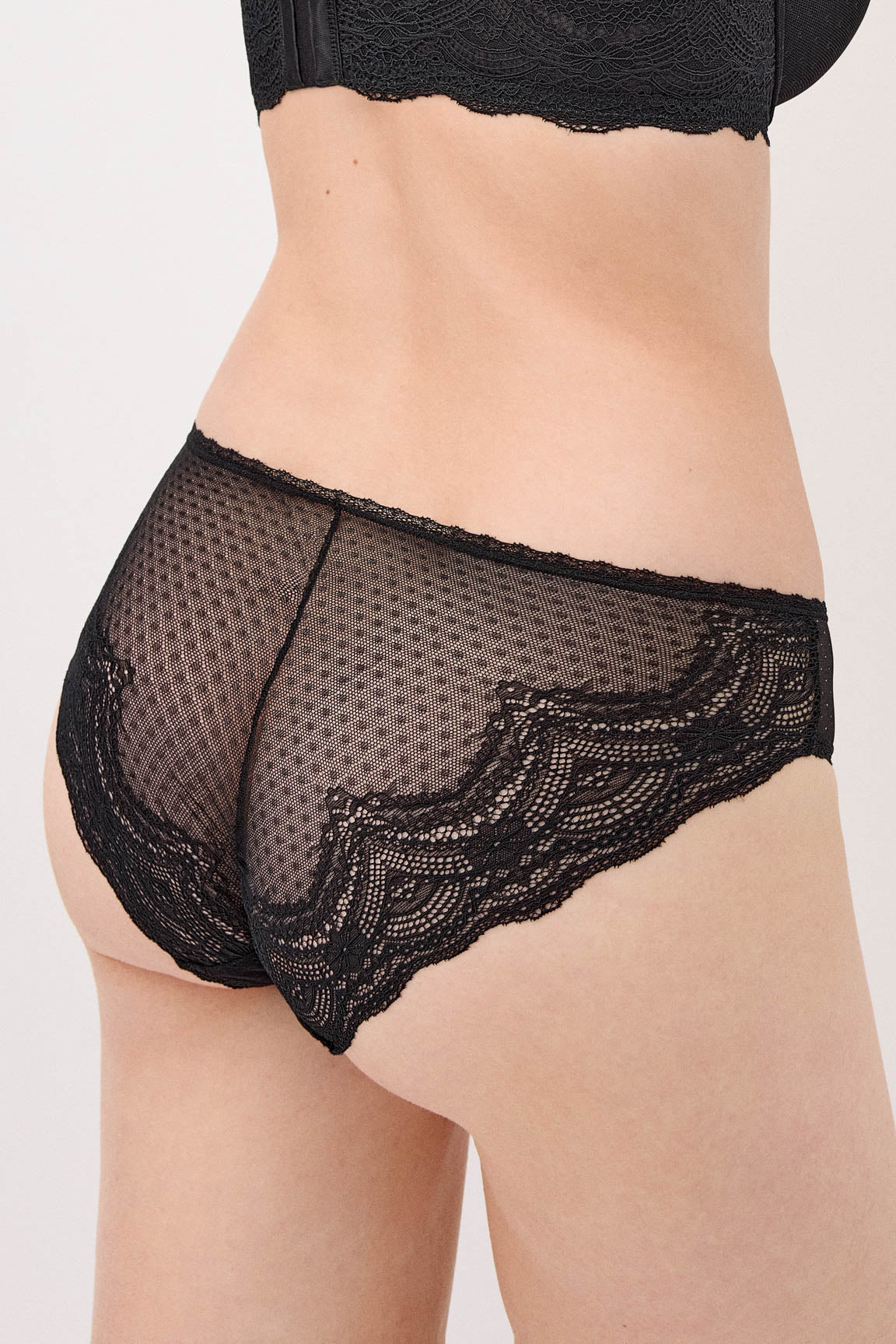 Calcinhas midi pretas plumetti