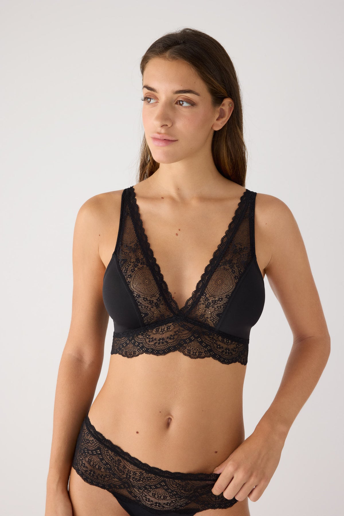 Soutien bralette preto em renda | Paula Echevarria Limited Edition