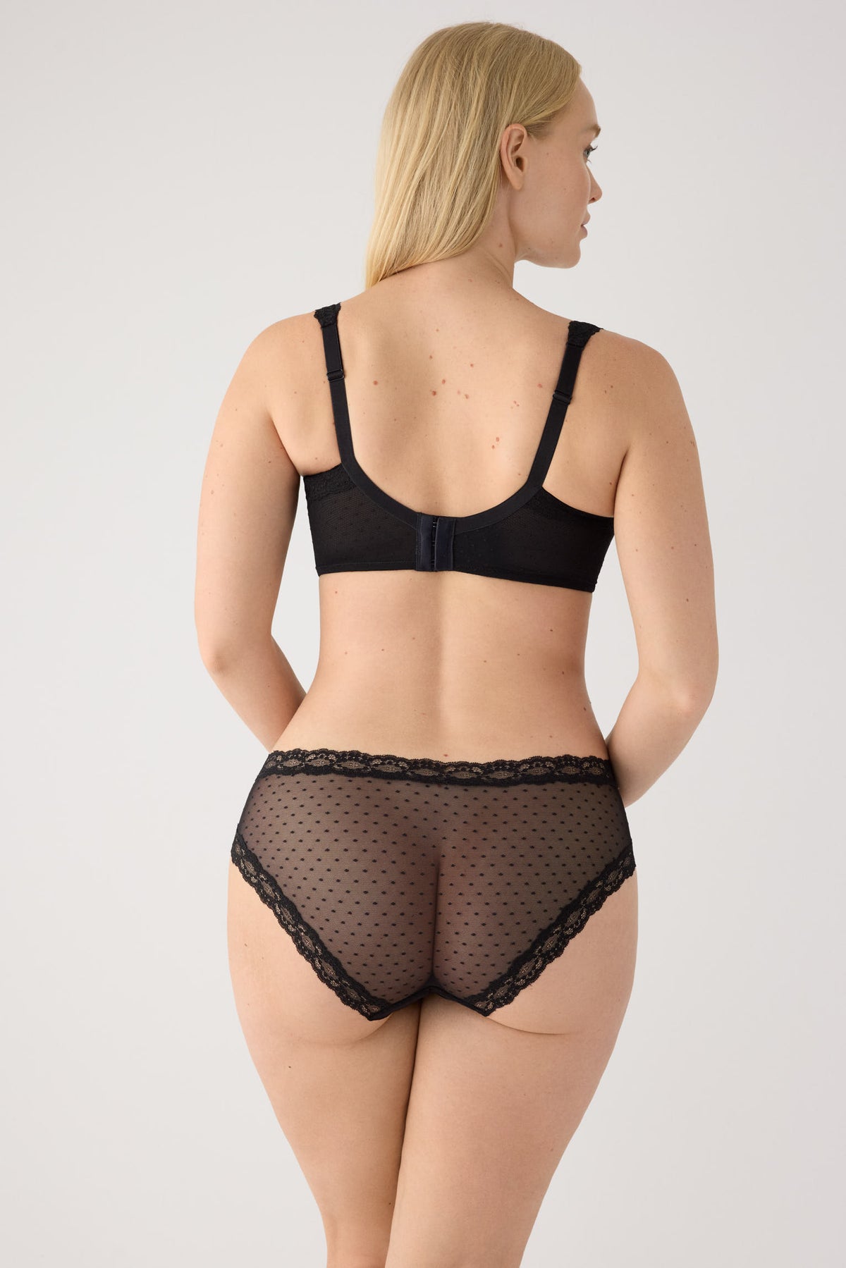 Cueca midi plumeti preto