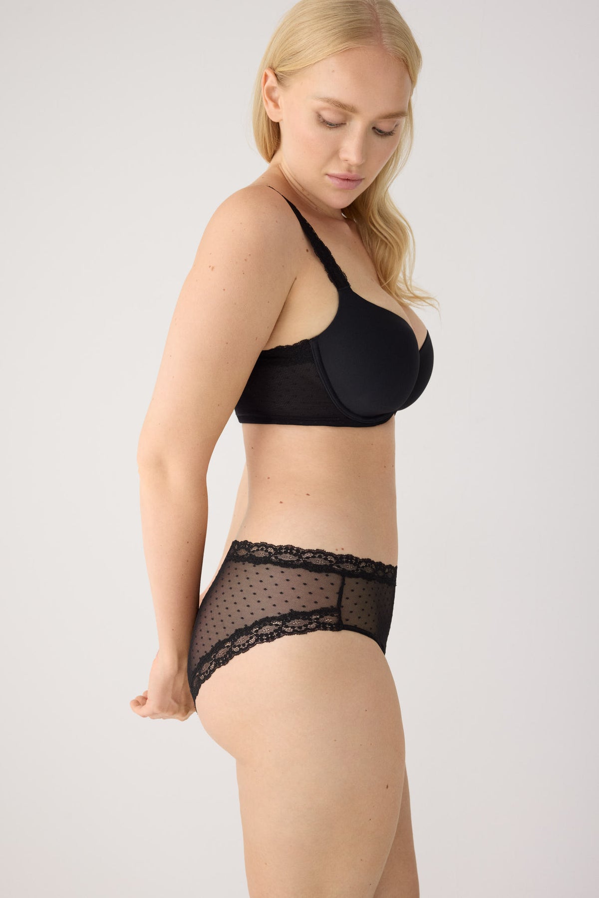 Cueca midi plumeti preto