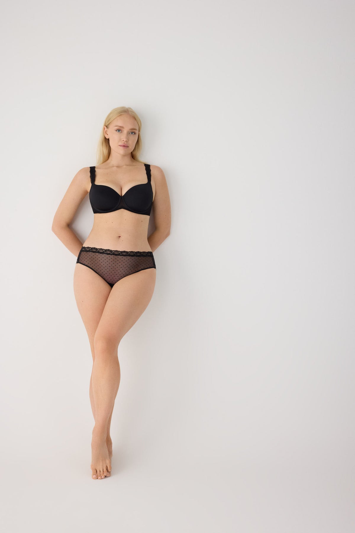 Cueca midi plumeti preto