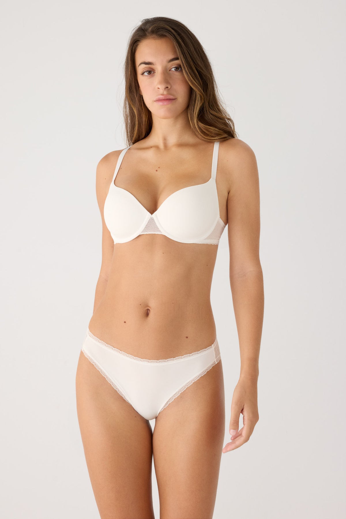 Conjunto marfim texturizado de soutien com aro e enchimento e cueca mini