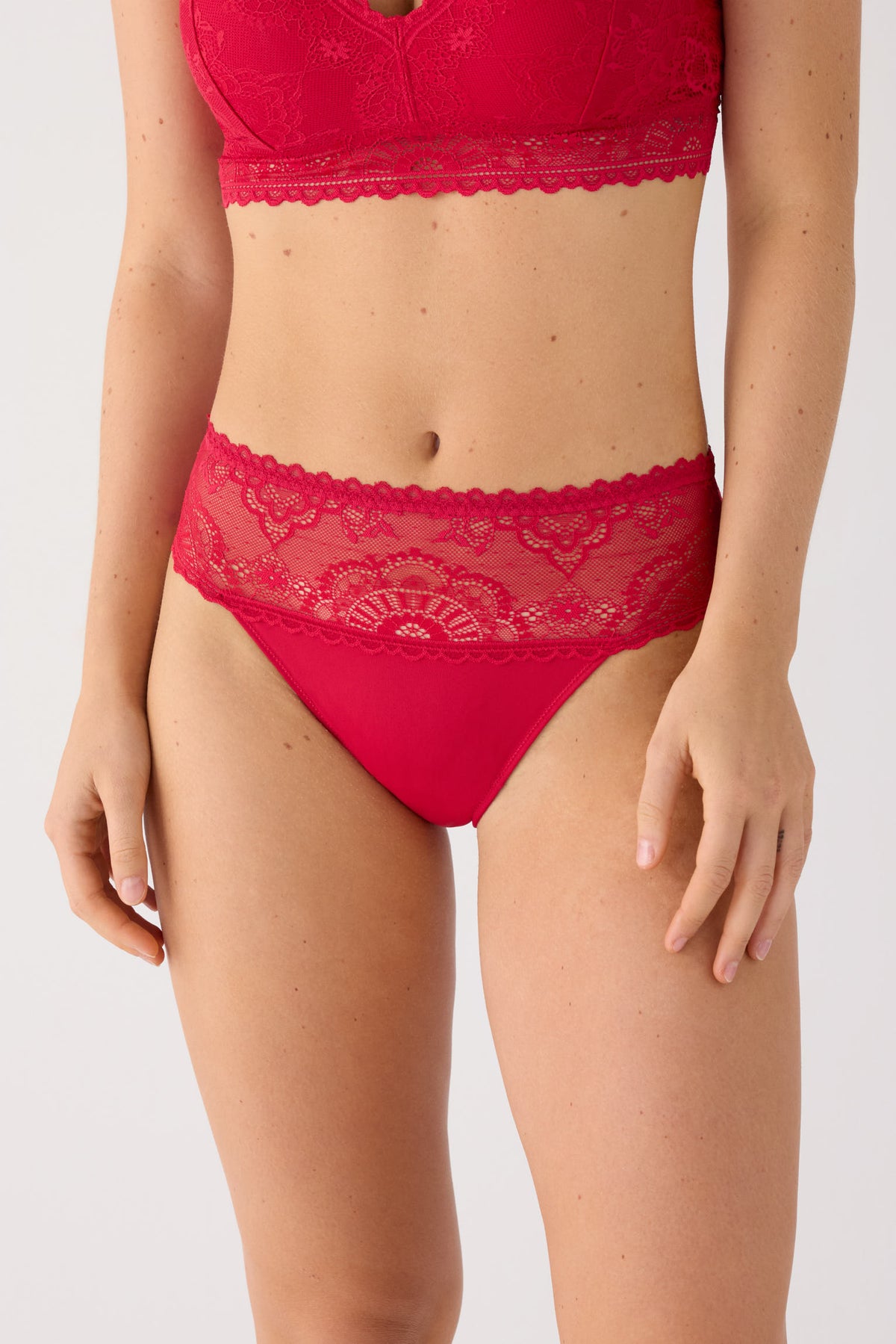 Cueca midi renda vermelho