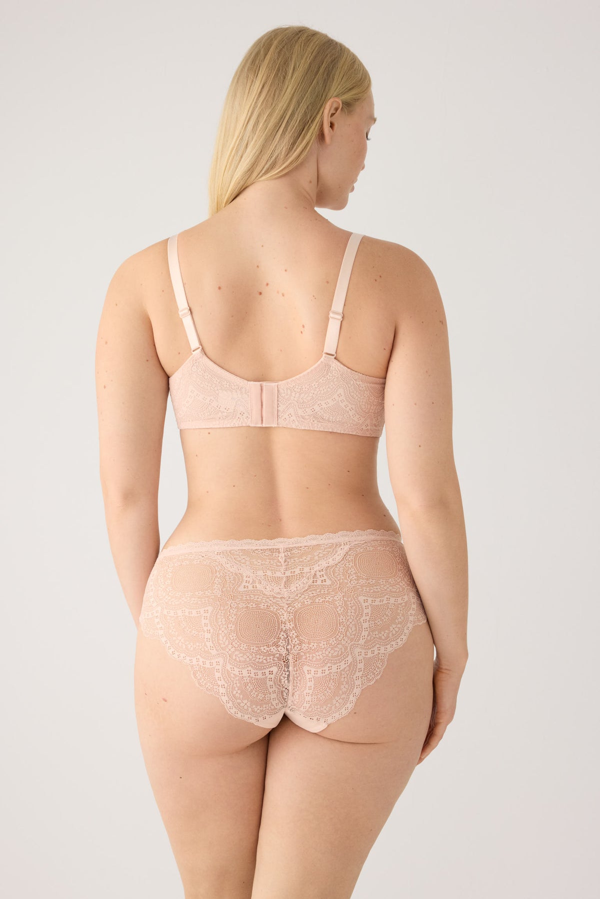 Cueca midi renda nude | Paula Echevarria Limited Edition