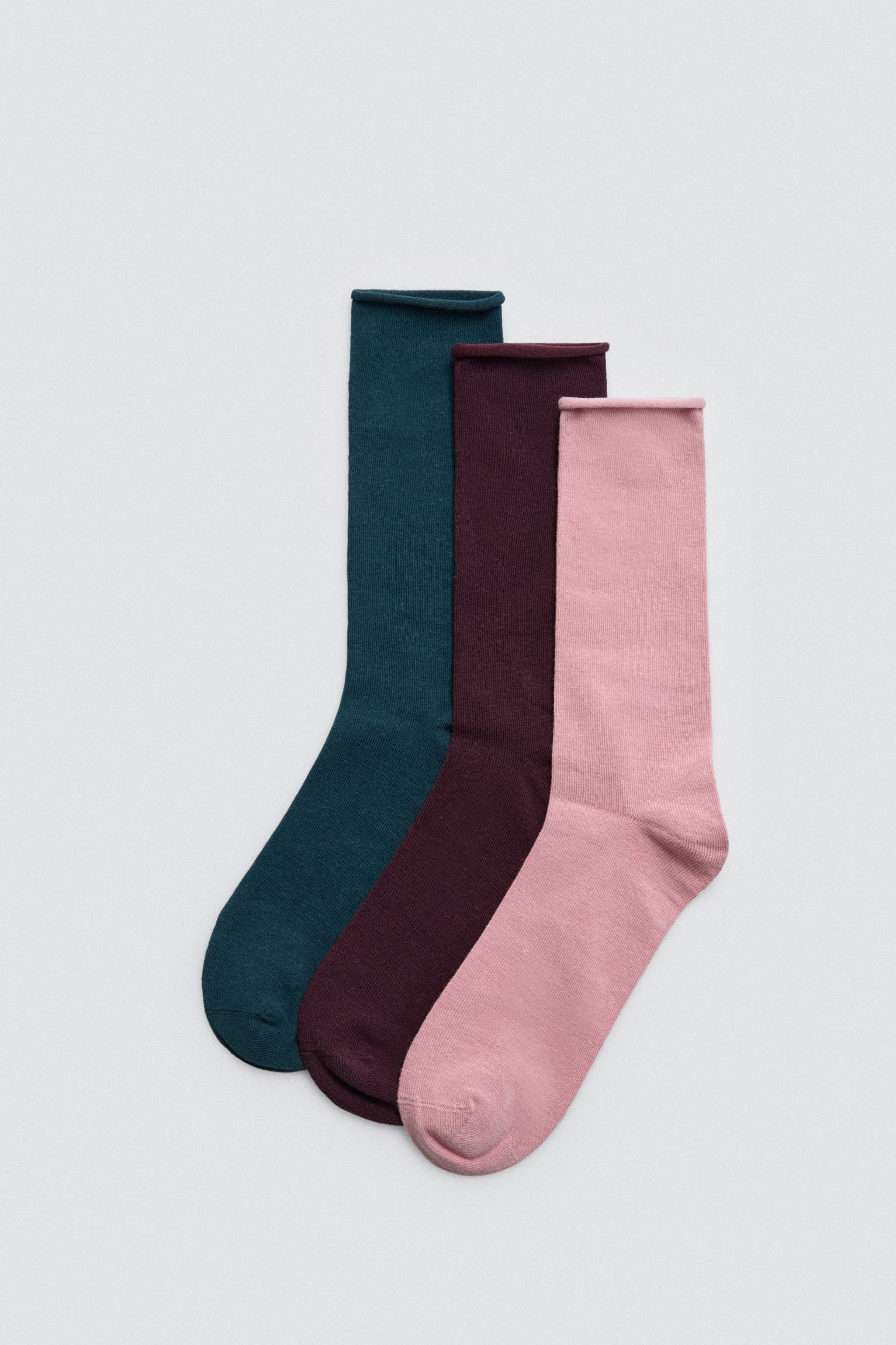 Pacote com 3 meias sem punho em cores diferentes