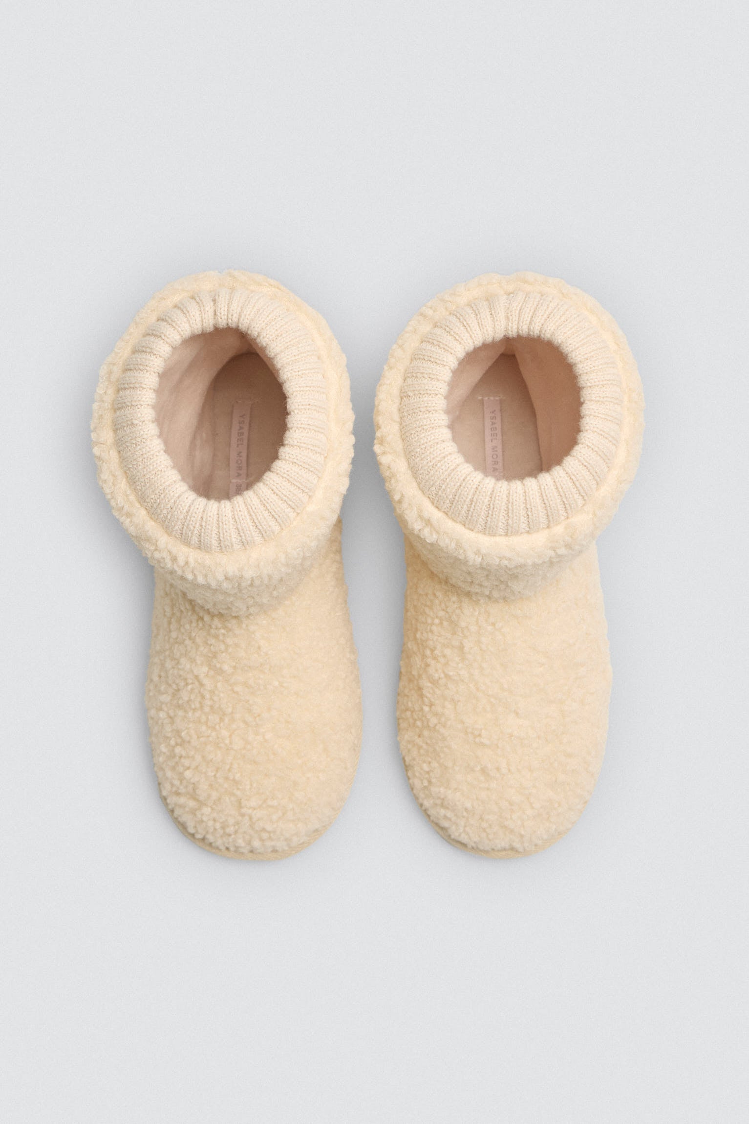 14166-3-botas-de-casa-con-cierre-ajustado-de-canale-y-borreguito