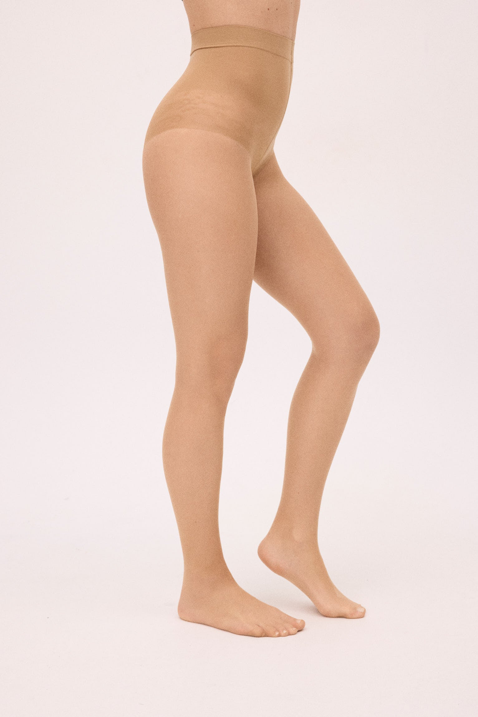 Calcinha modeladora inquebrável 10 denier natural