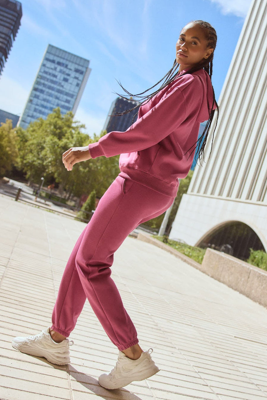 Fato de treino de mulher rosa cardado com sweatshirt com capuz e joggers