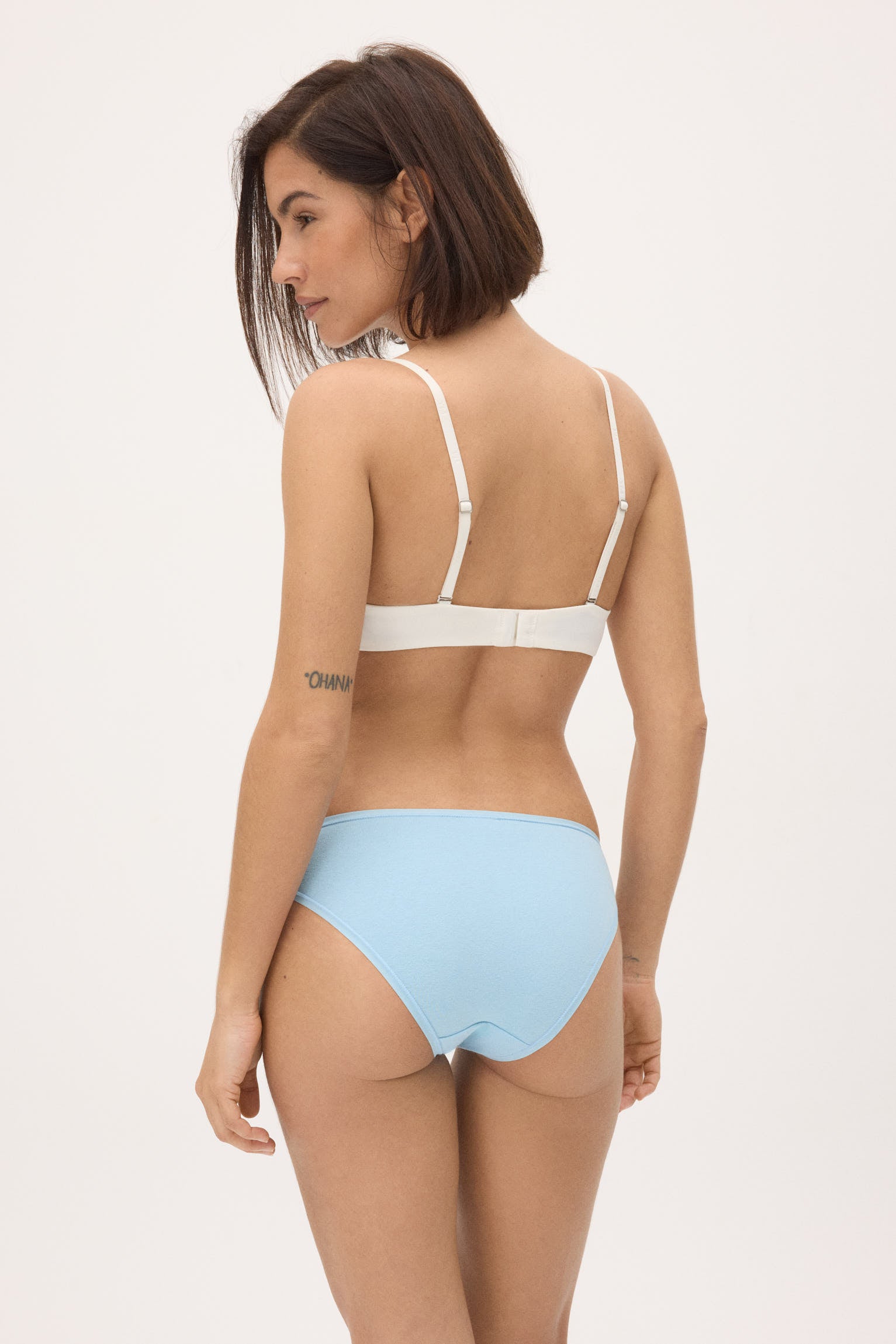 Pacote com 6 mini calcinhas lisas e estampadas