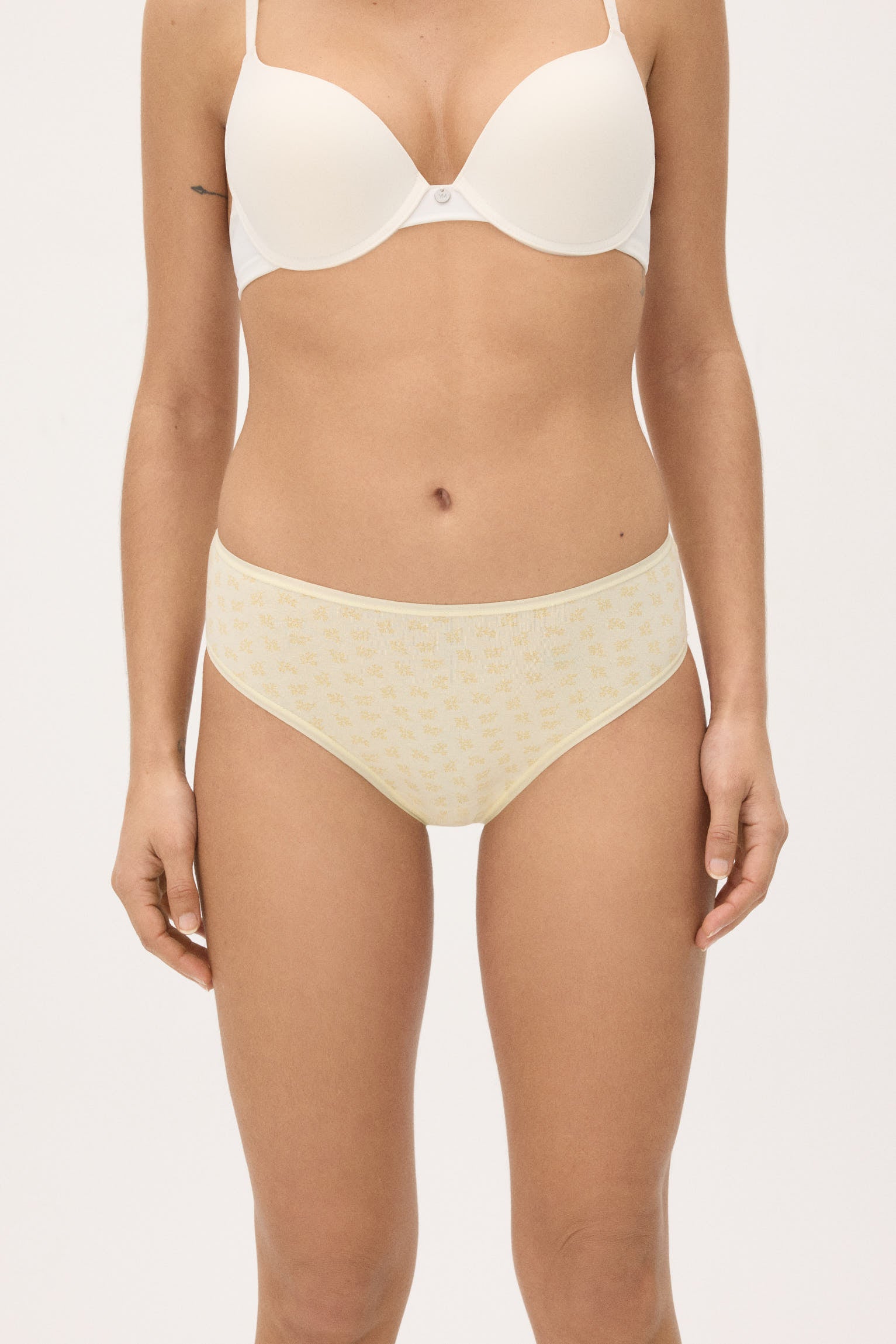 Pacote com 6 calcinhas midi lisas e estampadas