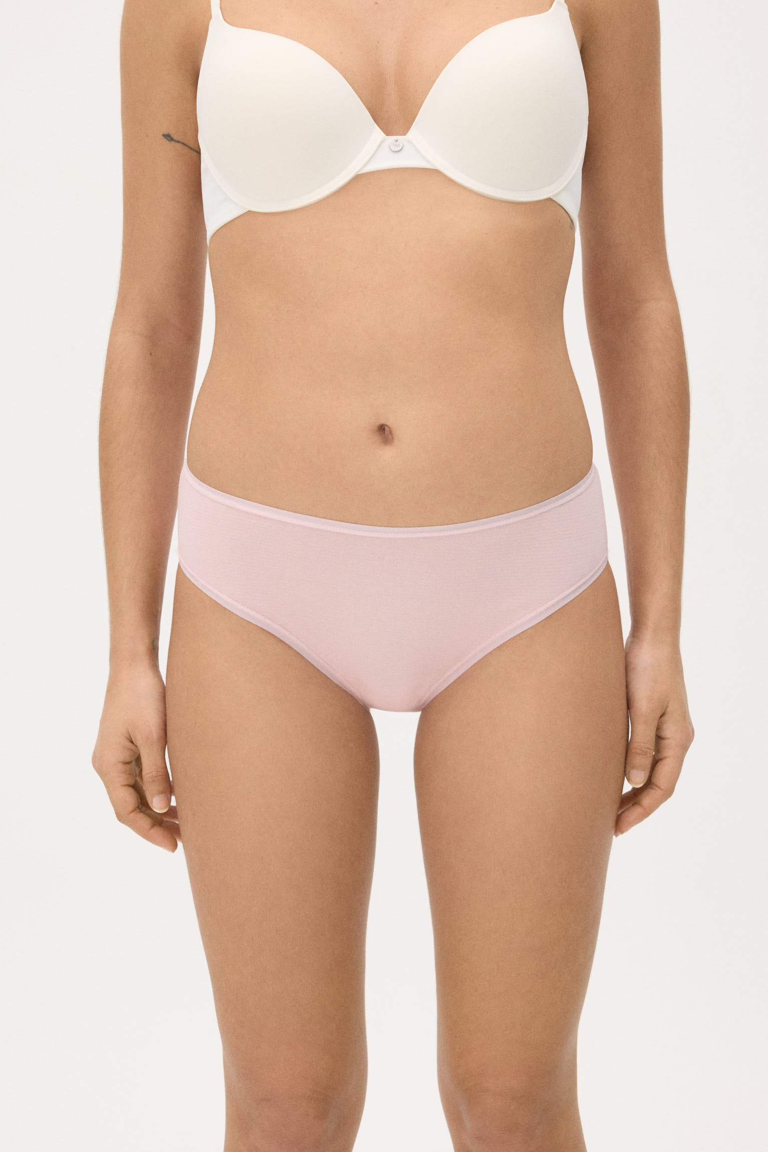 Pacote com 6 calcinhas midi lisas e estampadas