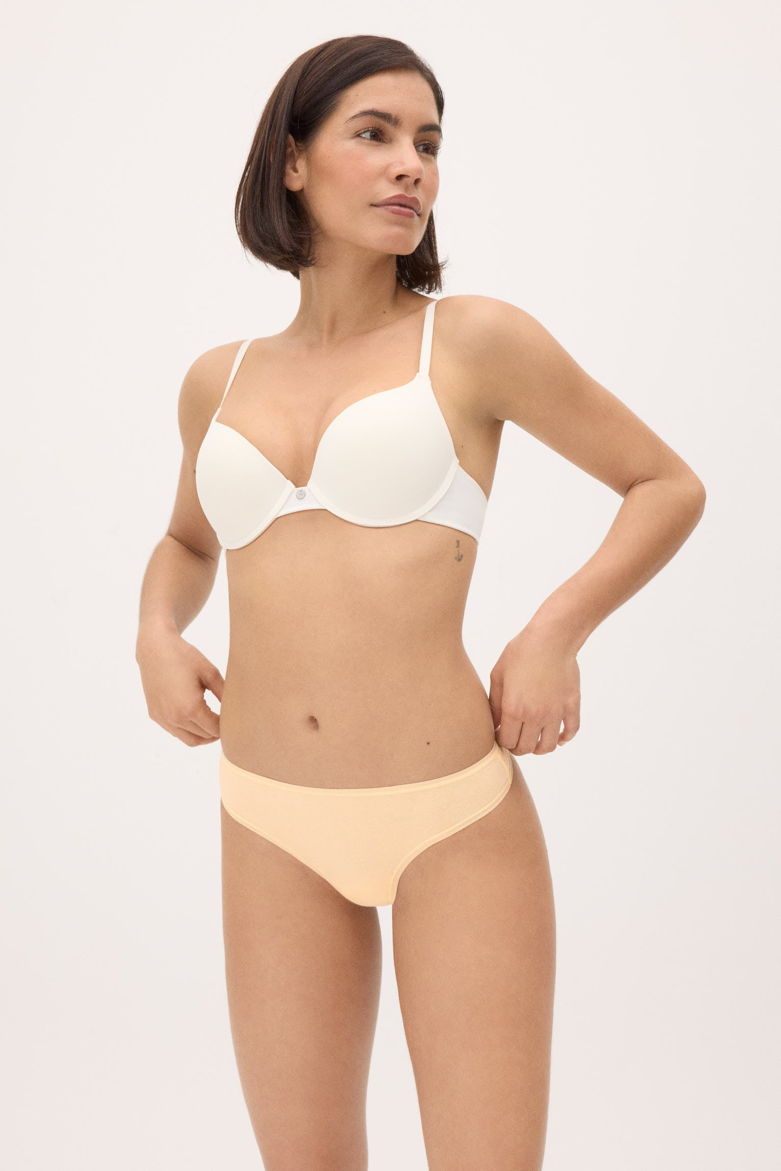 Pacote com 4 tangas básicas coloridas