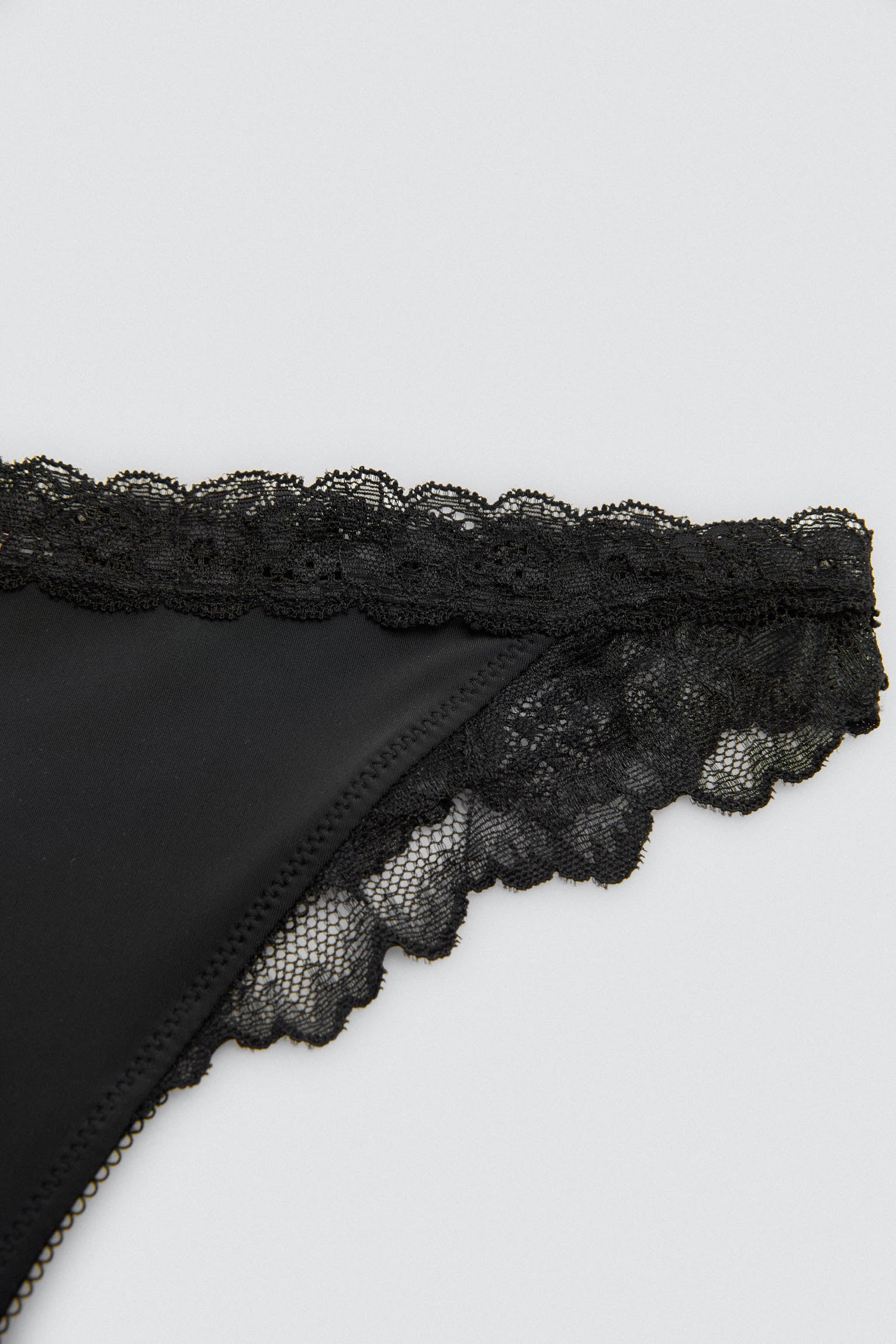 19484-5-tanga-elastico-con-encaje-negro