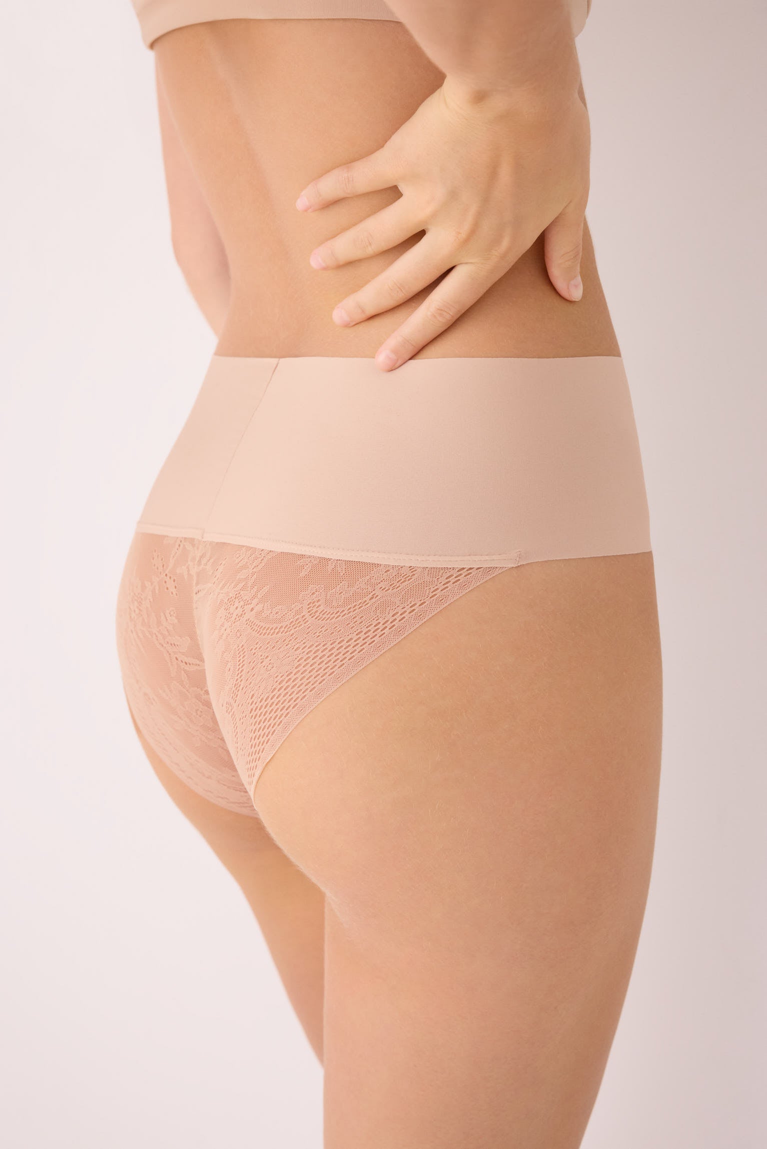 PRÉ-VENDA Cueca midi corte a laser nude