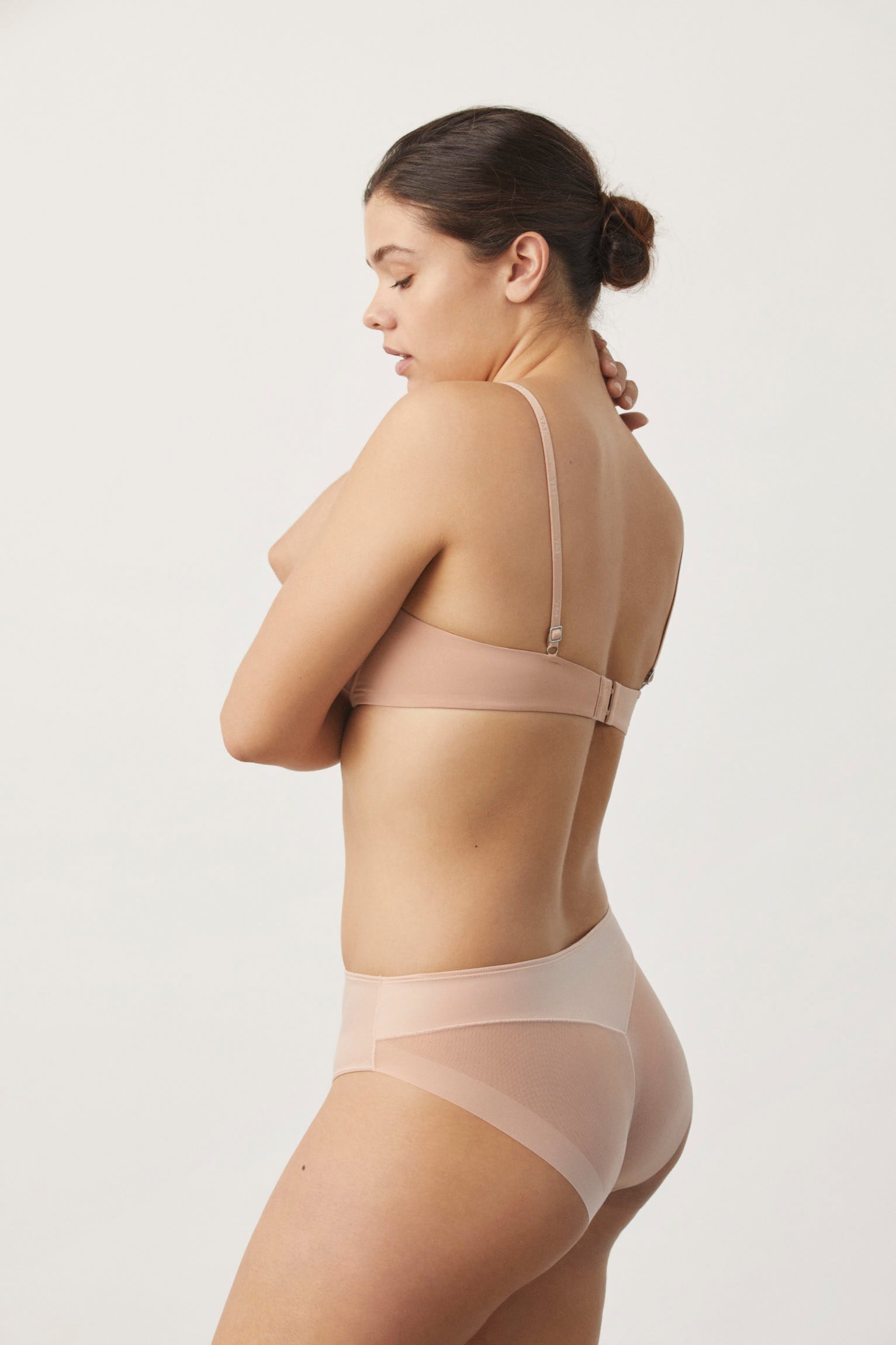 19601-2-braga-tul-invisible-mujer-ysabel-mora-nude