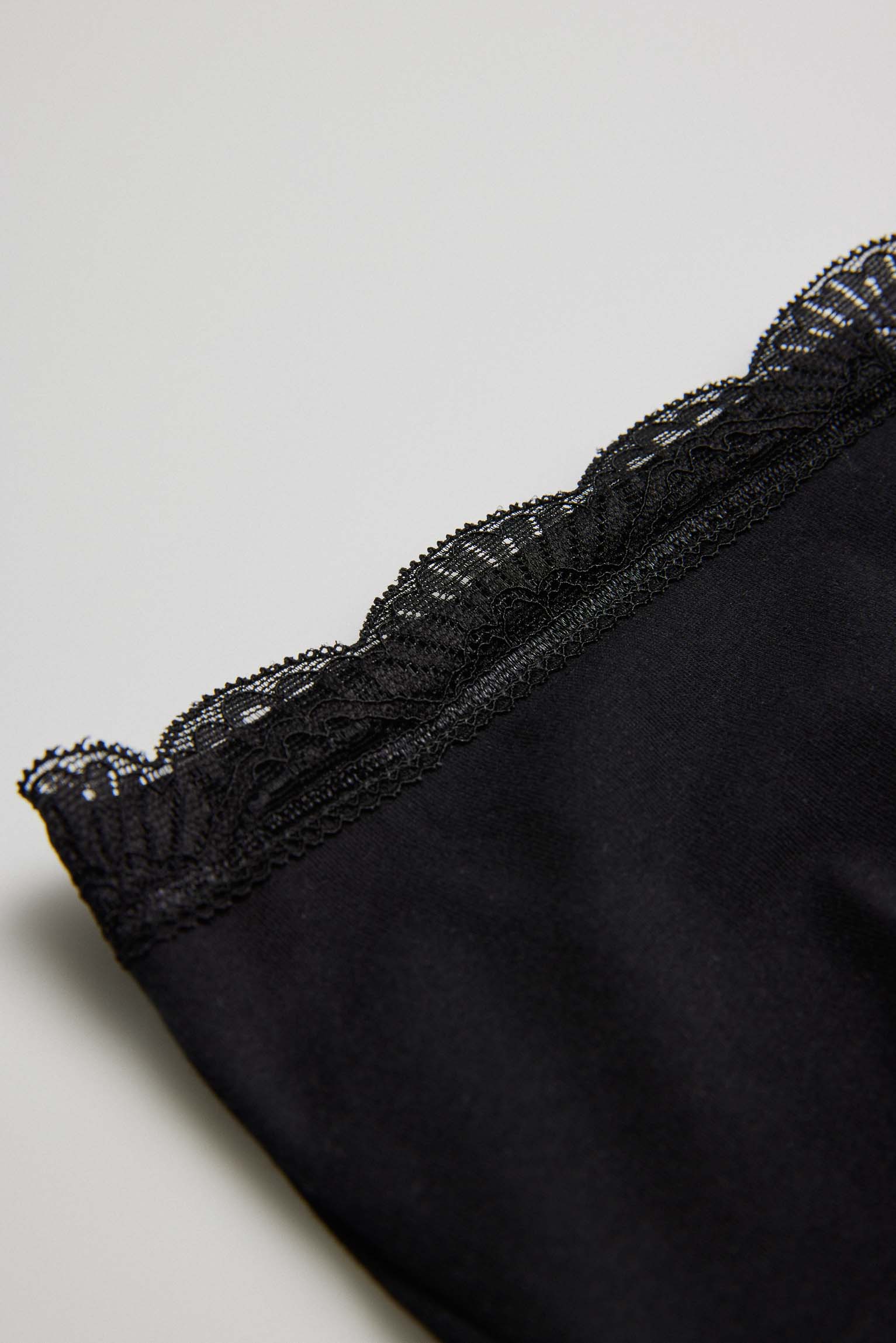 19684 1 braga alta encaje detalle - Negro