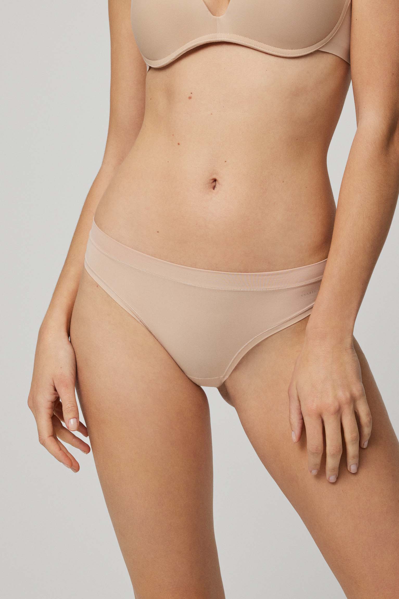 19695-5-braga-mini-adapt-invisible-mujer-ysabel-mora - Nude