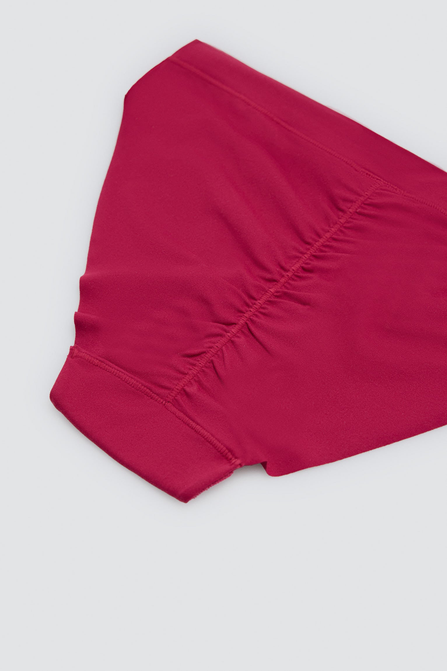 Cueca mini Adapt com acabamentos invisíveis bordeaux