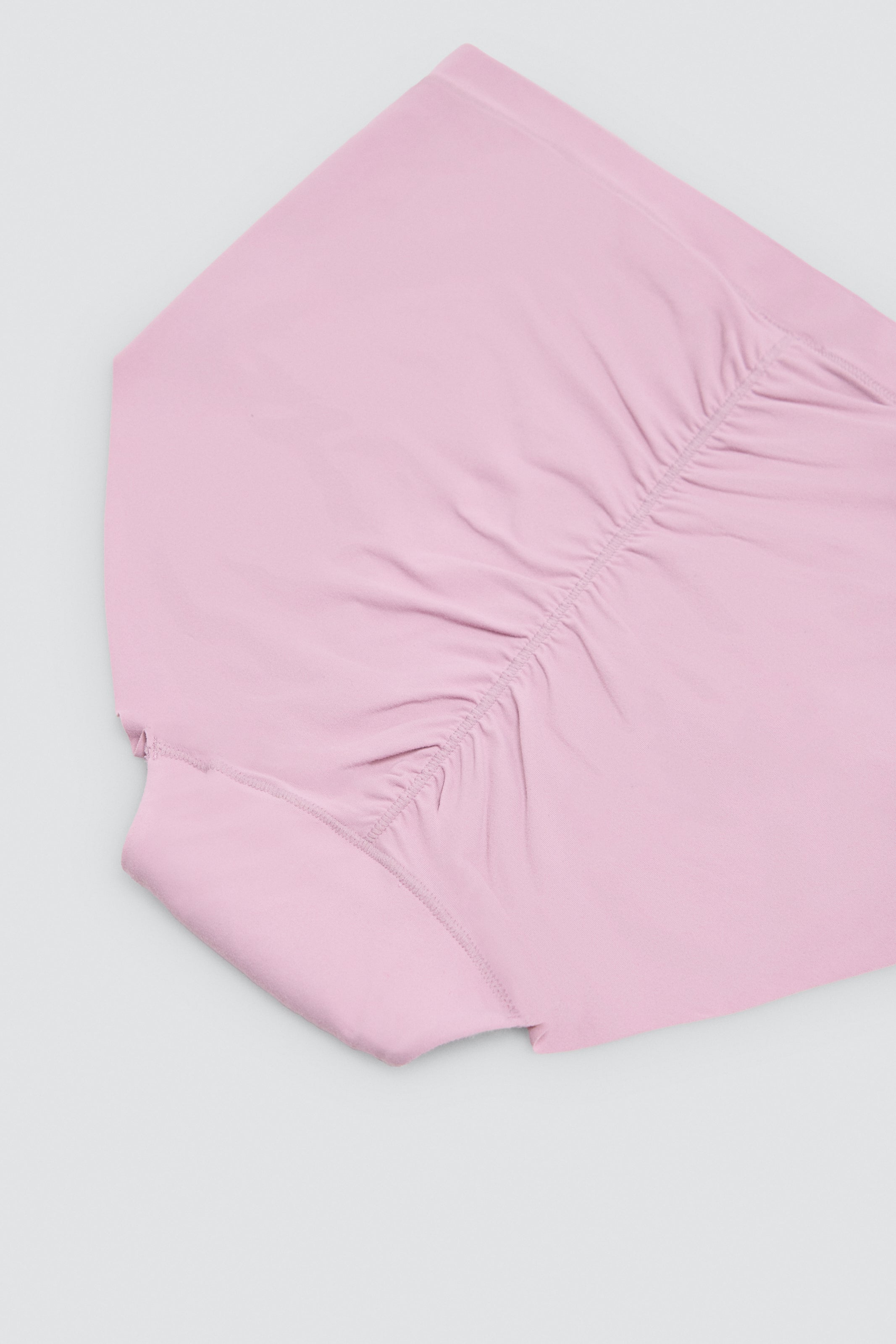 Cueca alta Adapt com acabamentos invisíveis lilás