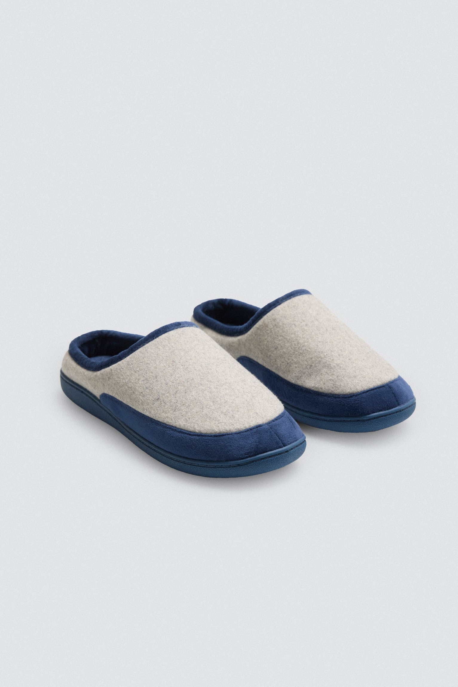 24085-2-zapatilla-de-casa-tejido-tipo-fieltro