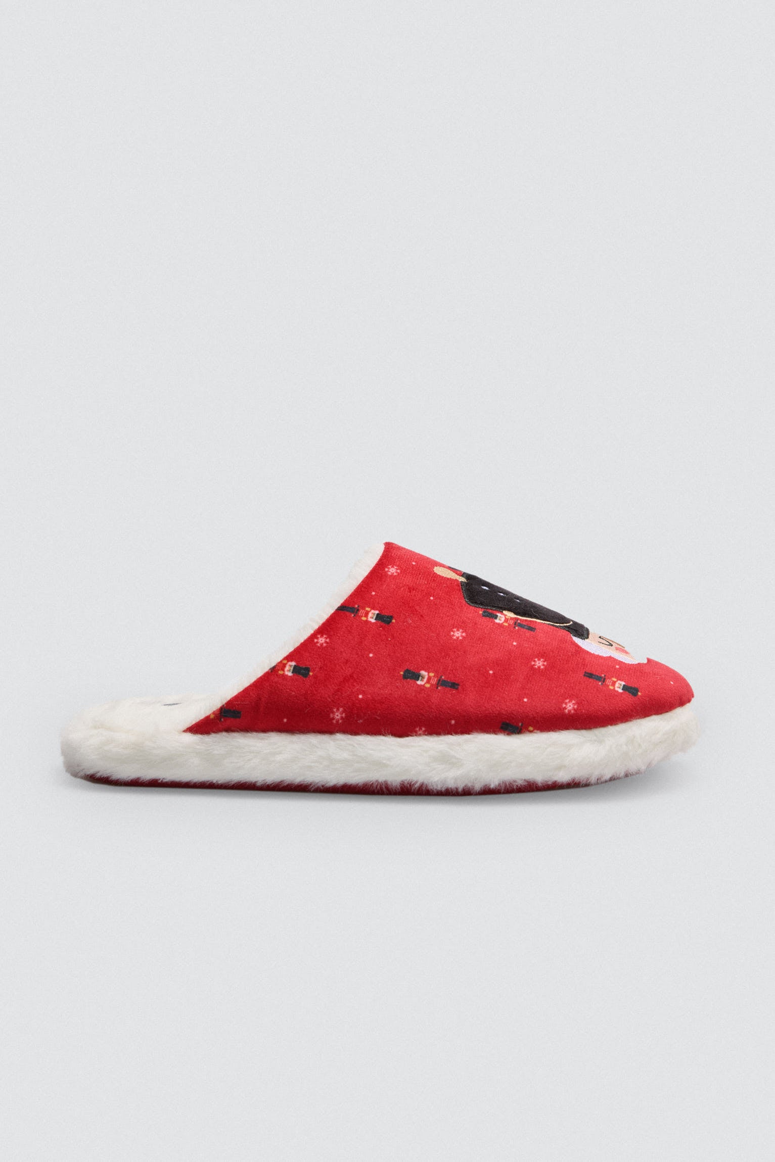 24088-1-zapatillas-casa-hombre-navidad-cascanueces-ysabel-mora
