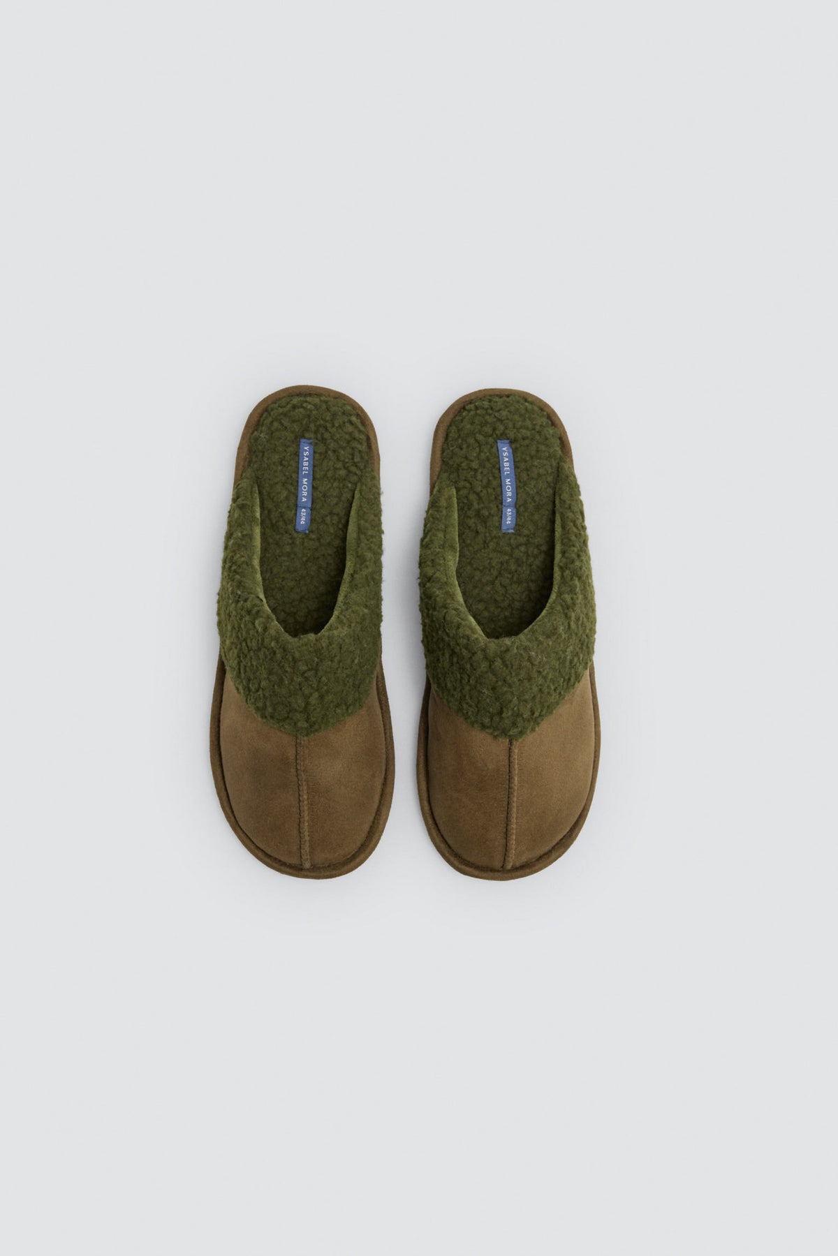 Zapatillas de casa destalonadas con borreguito verde