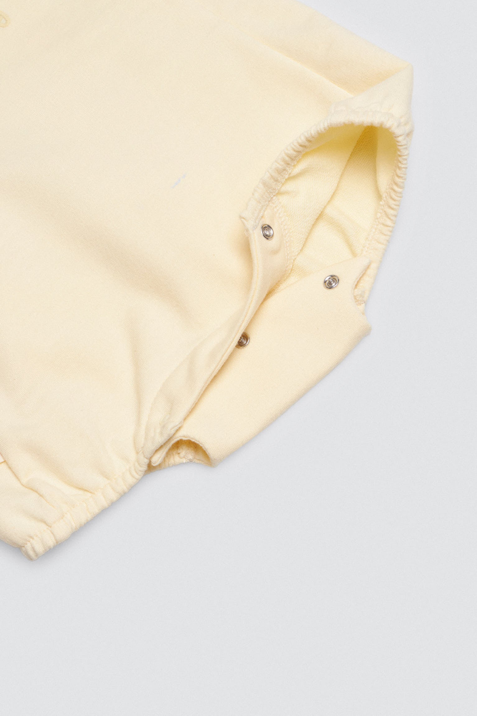 25406-3-conjunto-bebe-manga-corta-unisex-ysabel-mora-amarillo