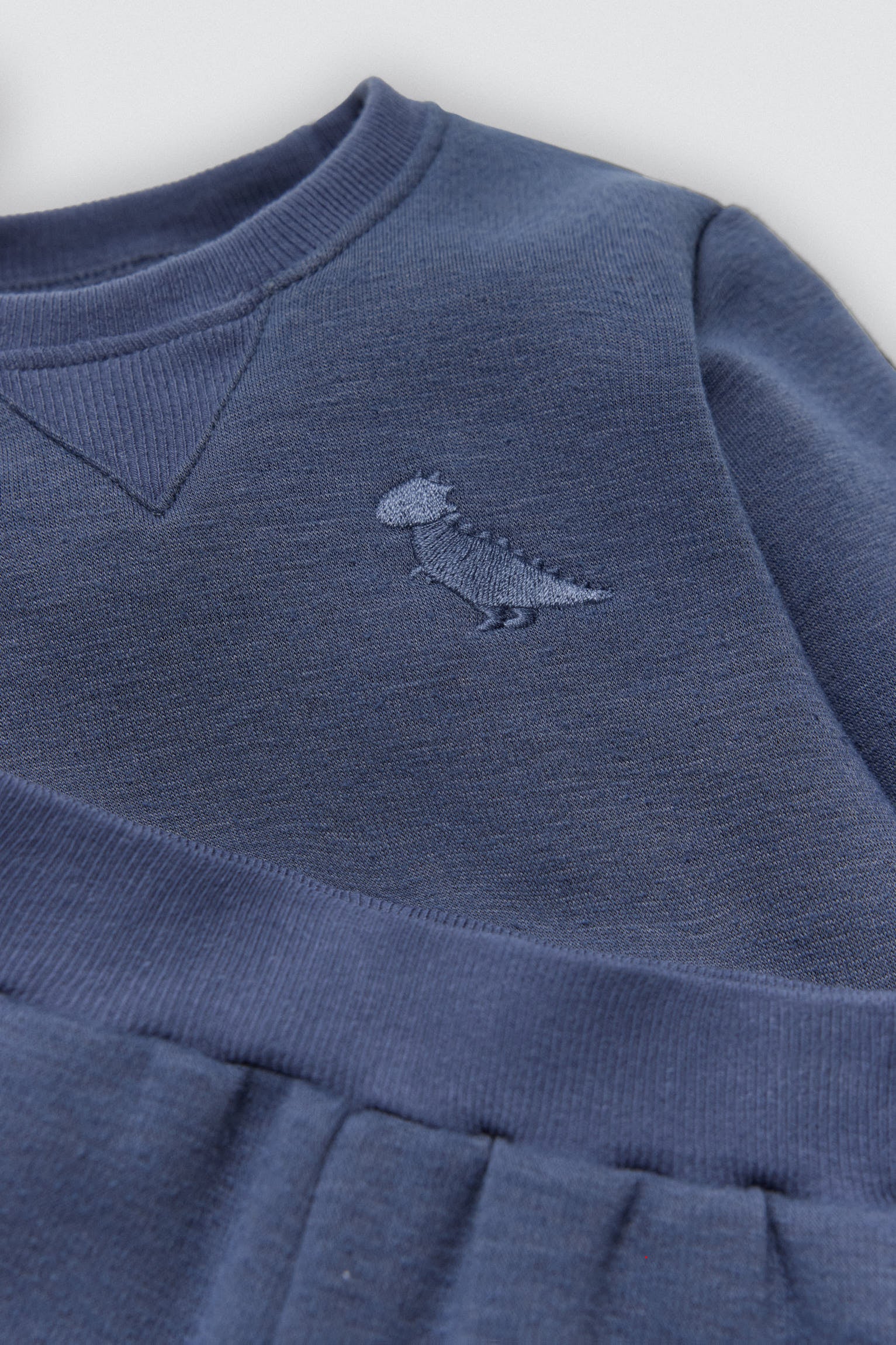 25612-5-conjunto-bebe-sudadera-jogger-marino