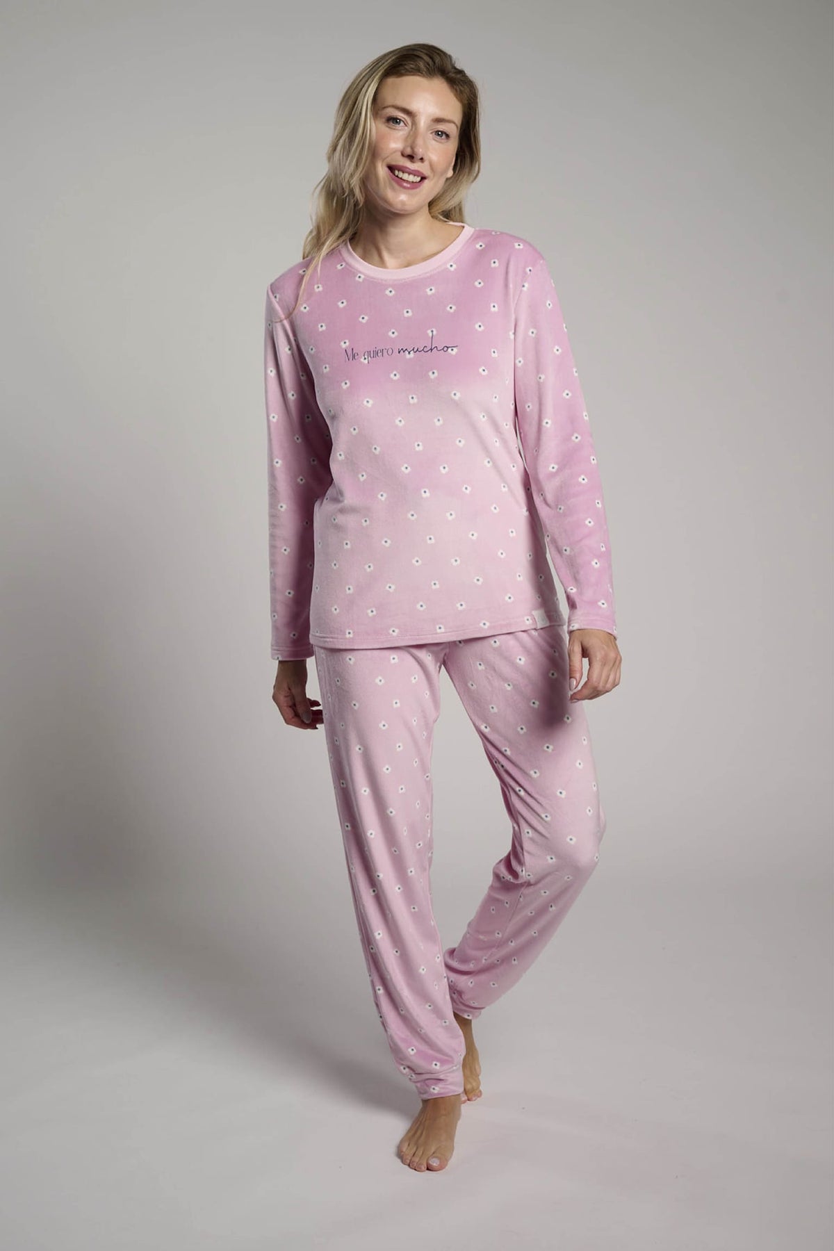 26226-pijama-largo-de-terciopelo-mujer-rosa-con-estampado