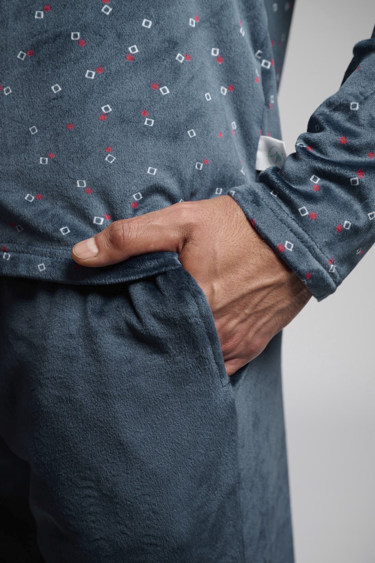 Pijama comprido de homem em veludo estampado de quadrados