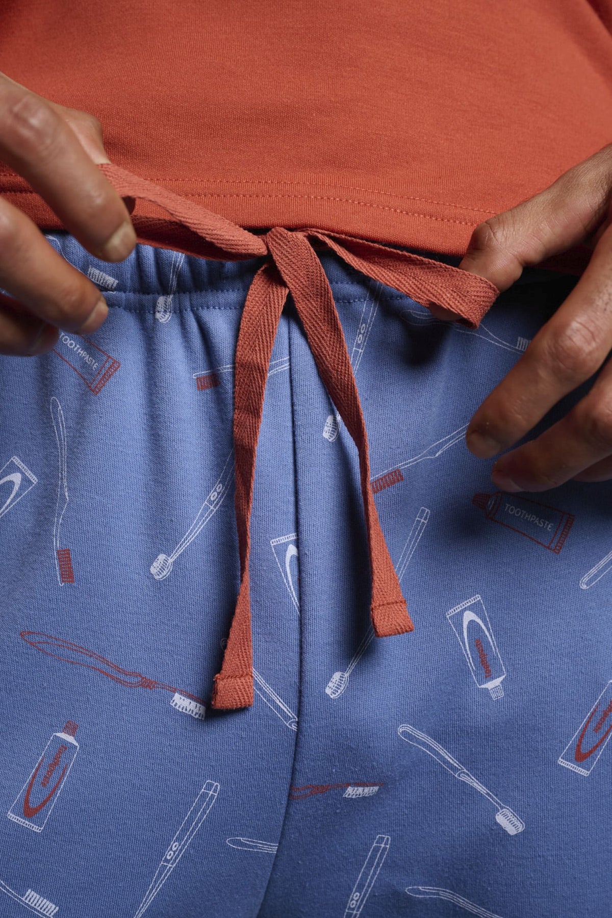 Pijama comprido de homem cardado estampado de talheres