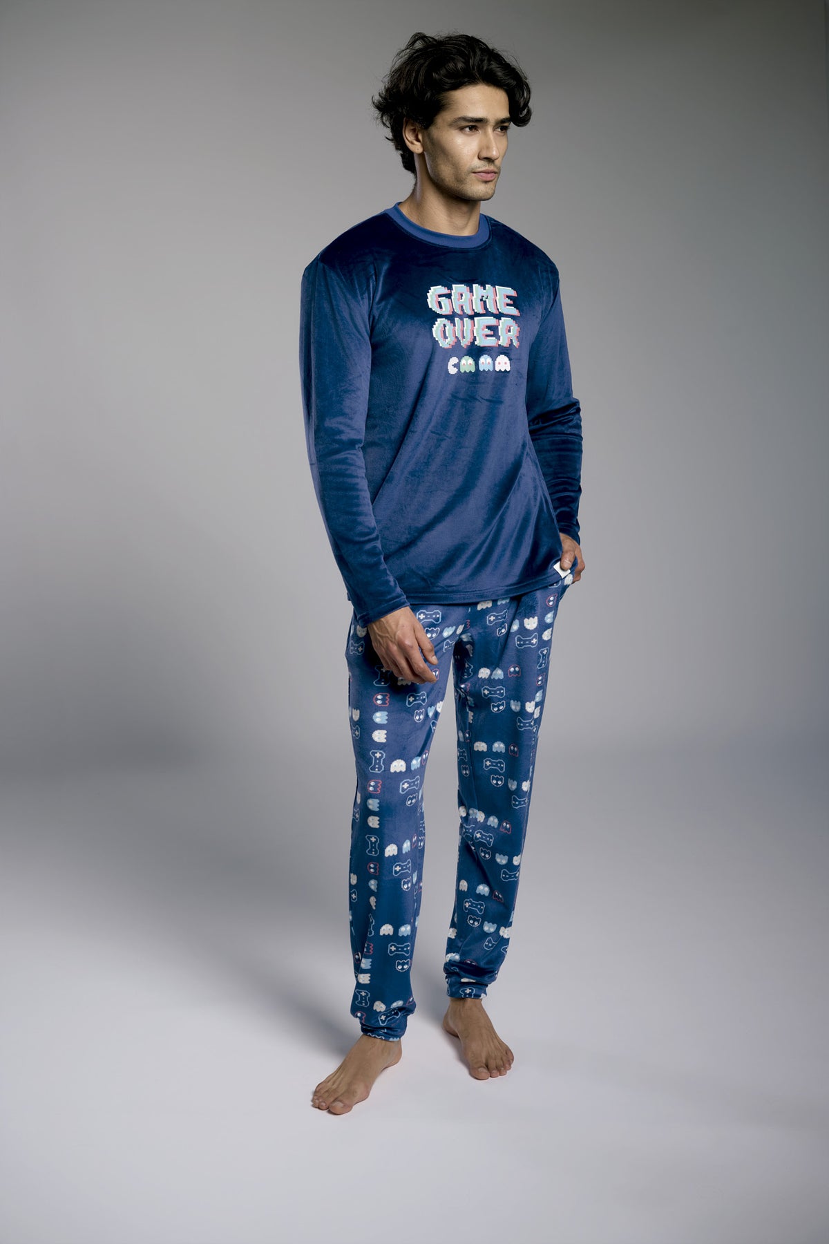 Pijama comprido de homem em veludo estampado Game Over