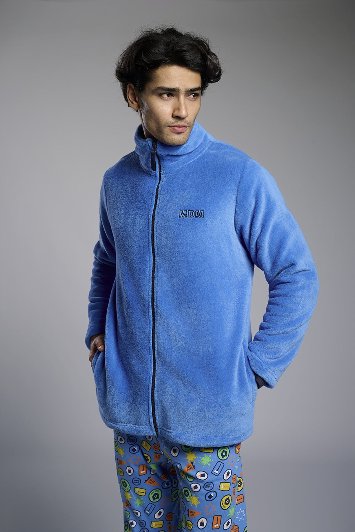 Roupão curto de homem polar coral azul com detalhe bordado