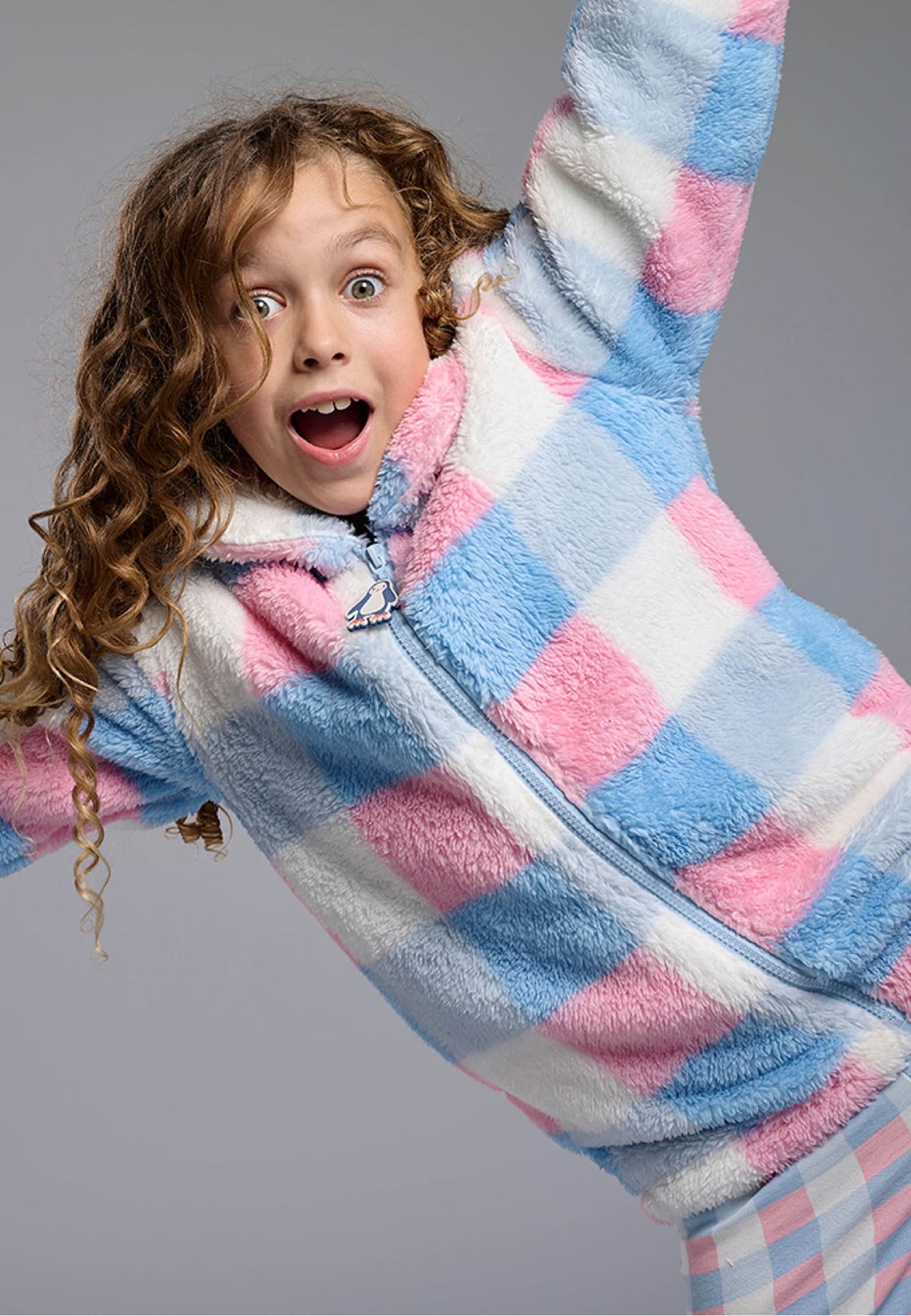 Roupão infantil de menina polar sherpa aos quadrados com fecho de correr