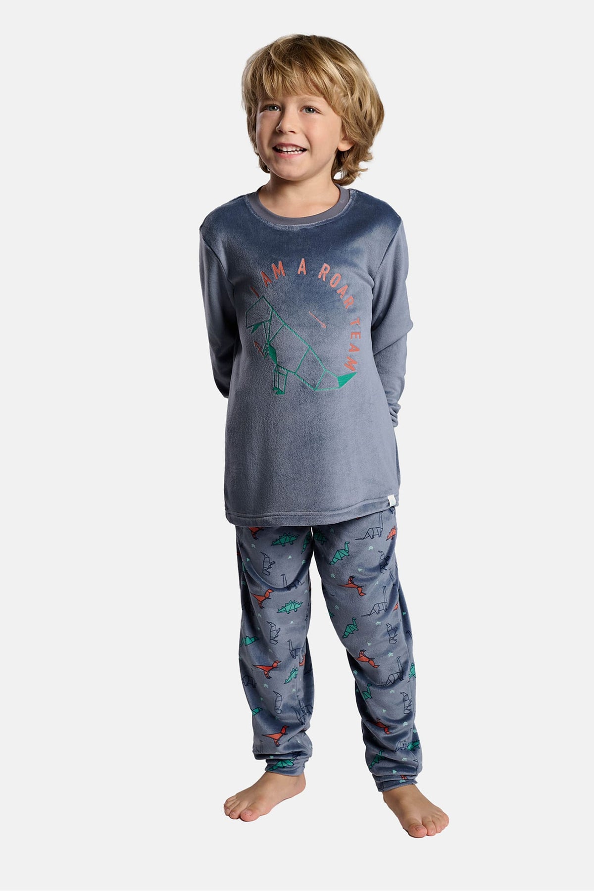 Pijama comprido de menino em veludo estampado de dinossauros I am a roar team