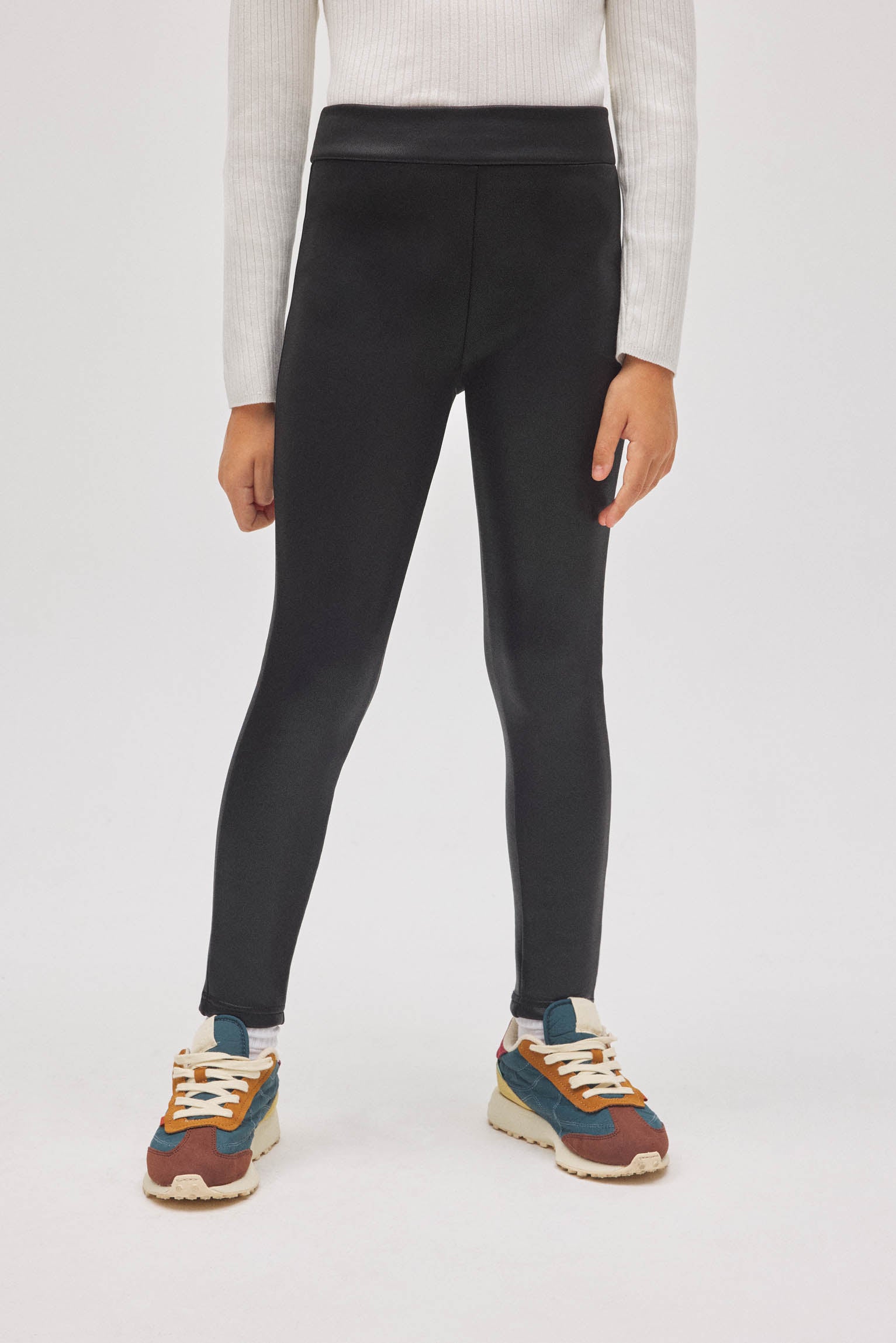 33249-3-leggings-termicos-nina-efecto-piel-negro-ysabel-mora