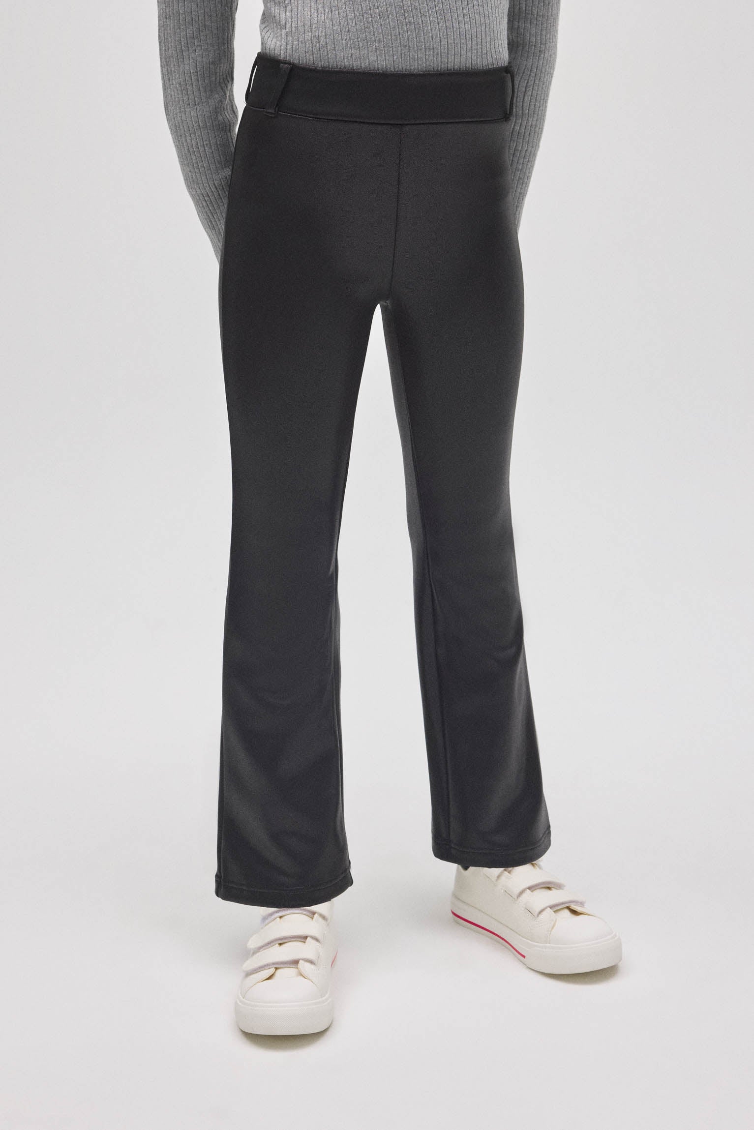 33250-3-pantalones-termicos-nina-efecto-piel-flare-negro-ysabel-mora