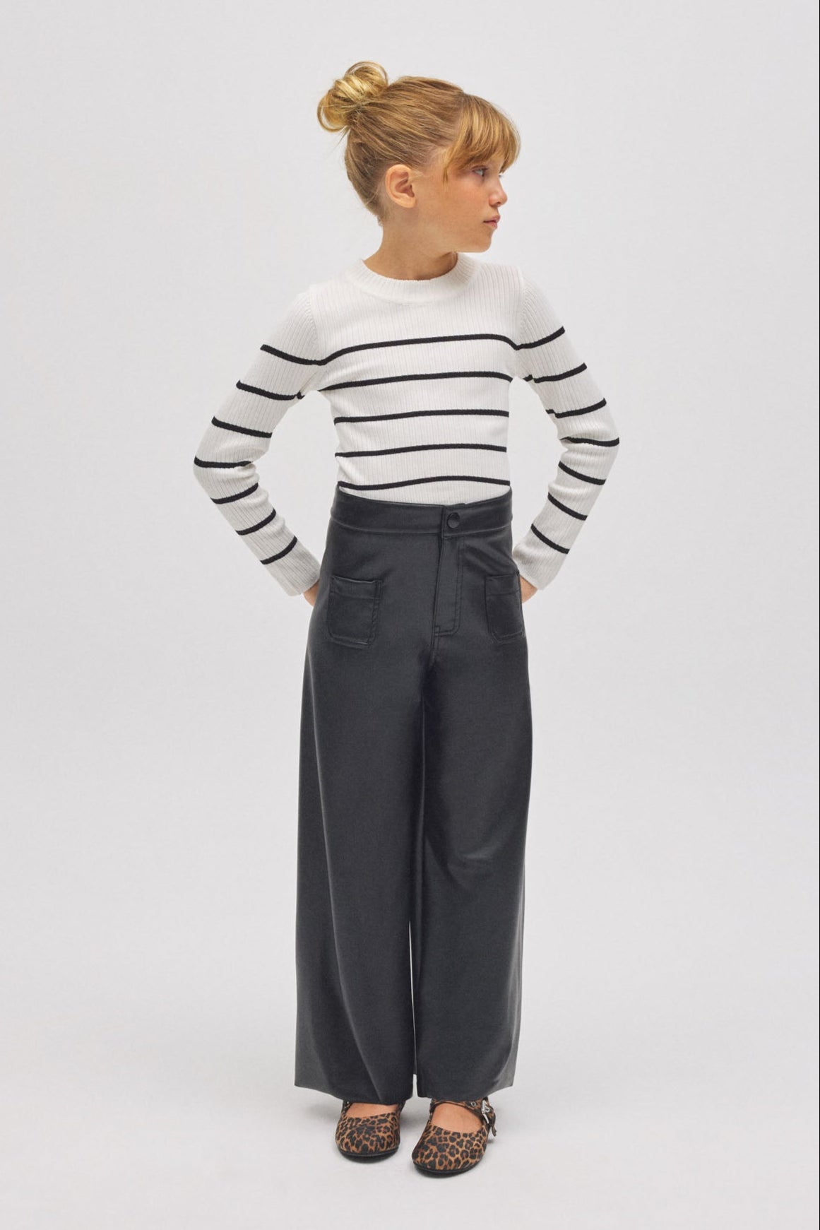 33251-1-pantalones-nina-efecto-piel-anchos-ysabel-mora