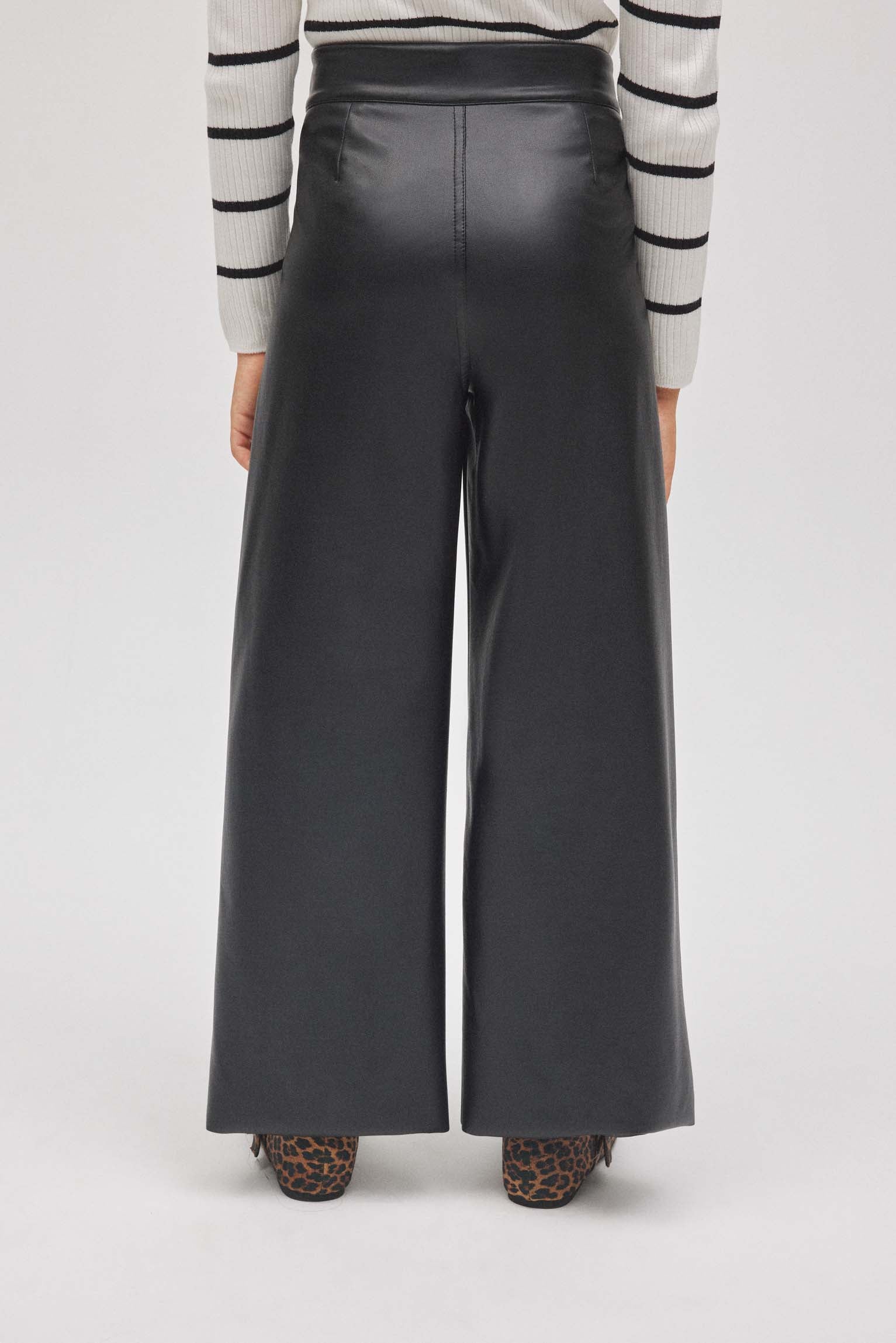 33251-4-pantalones-nina-efecto-piel-anchos-ysabel-mora