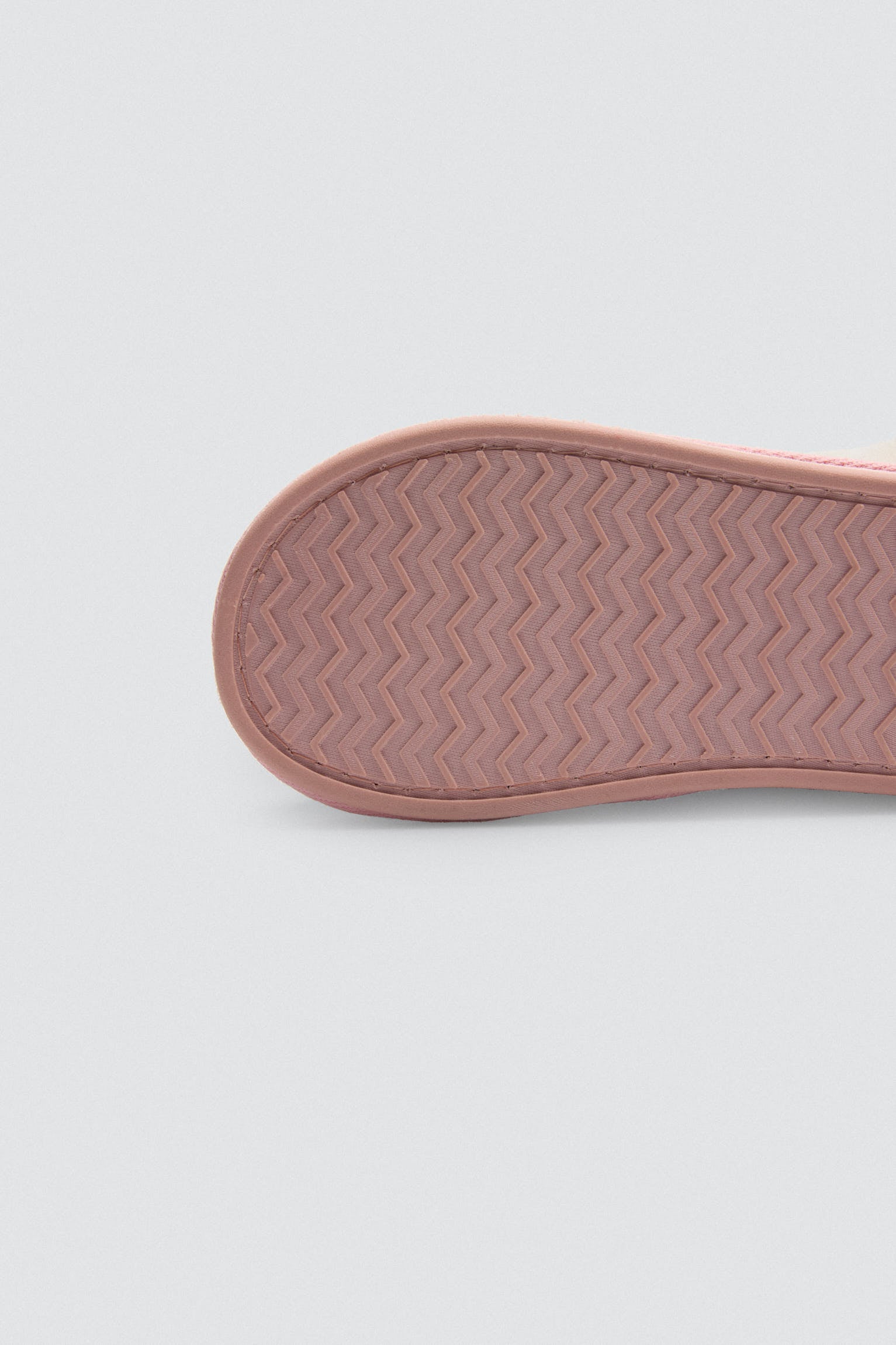 34041-5-zapatillas-de-casa-infantil-detalles-pelo-y-pompon