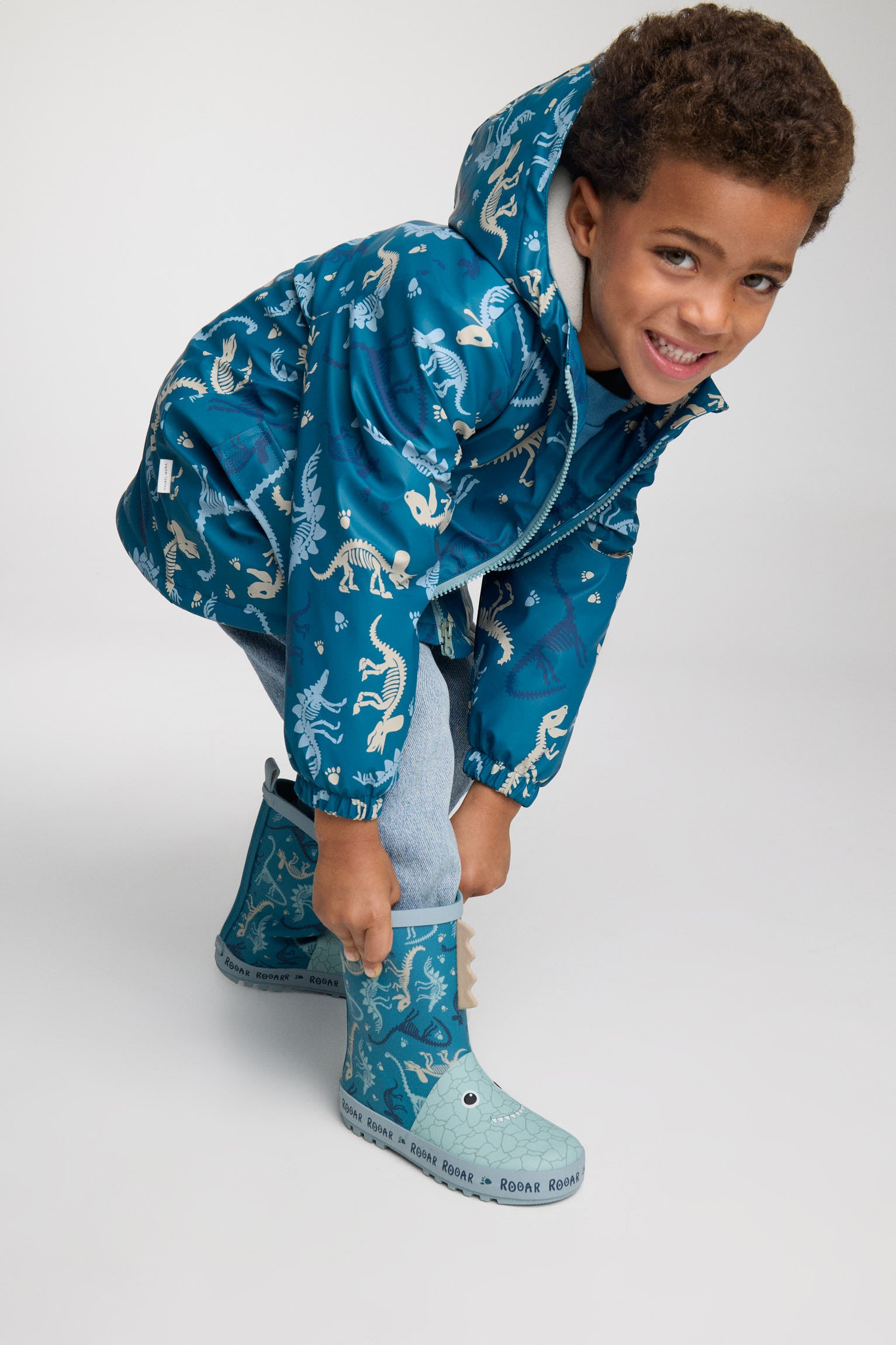Botas de chuva de menino estampado de monstros com detalhes 3D