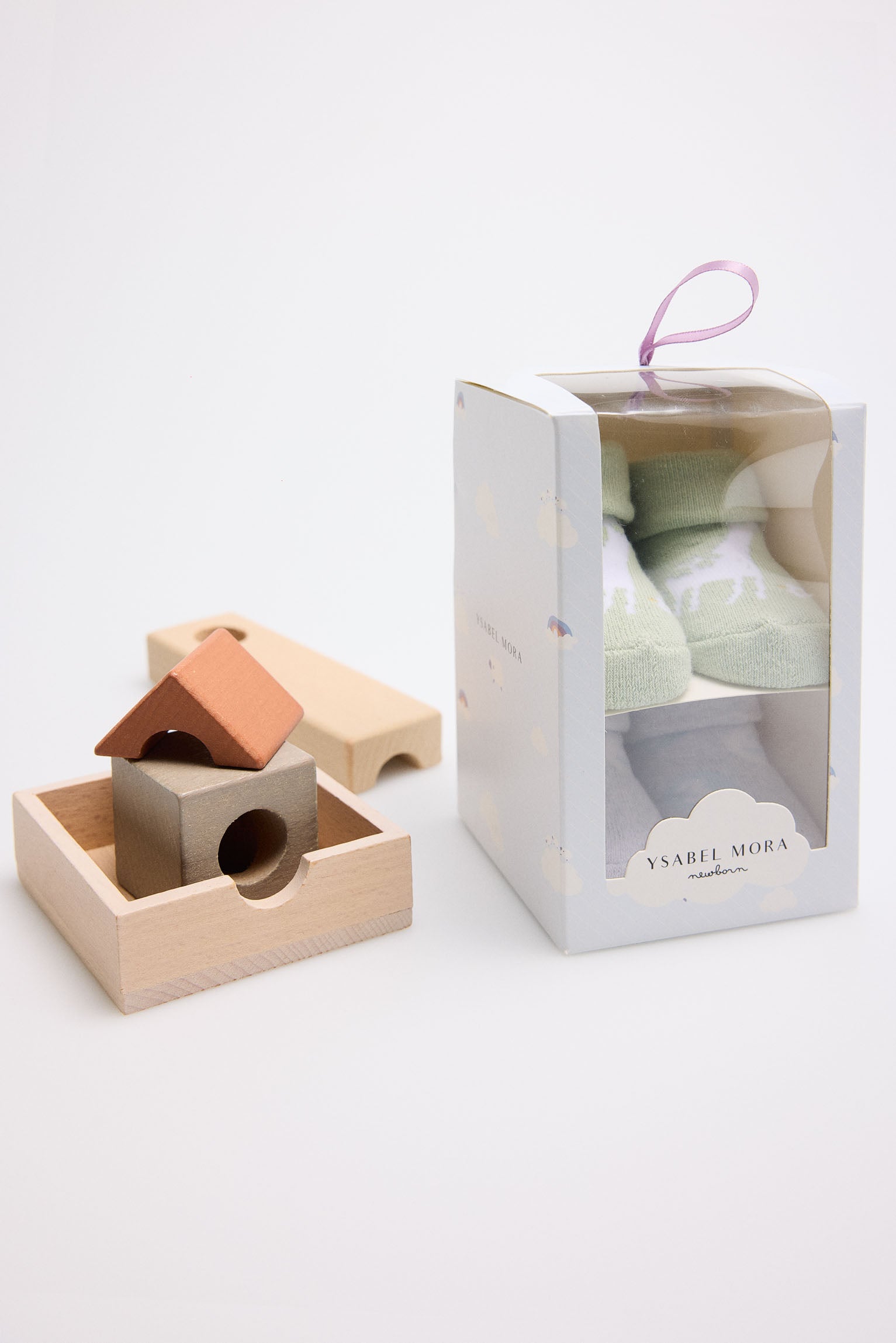 Pacote com 4 meias térmicas para recém-nascidos