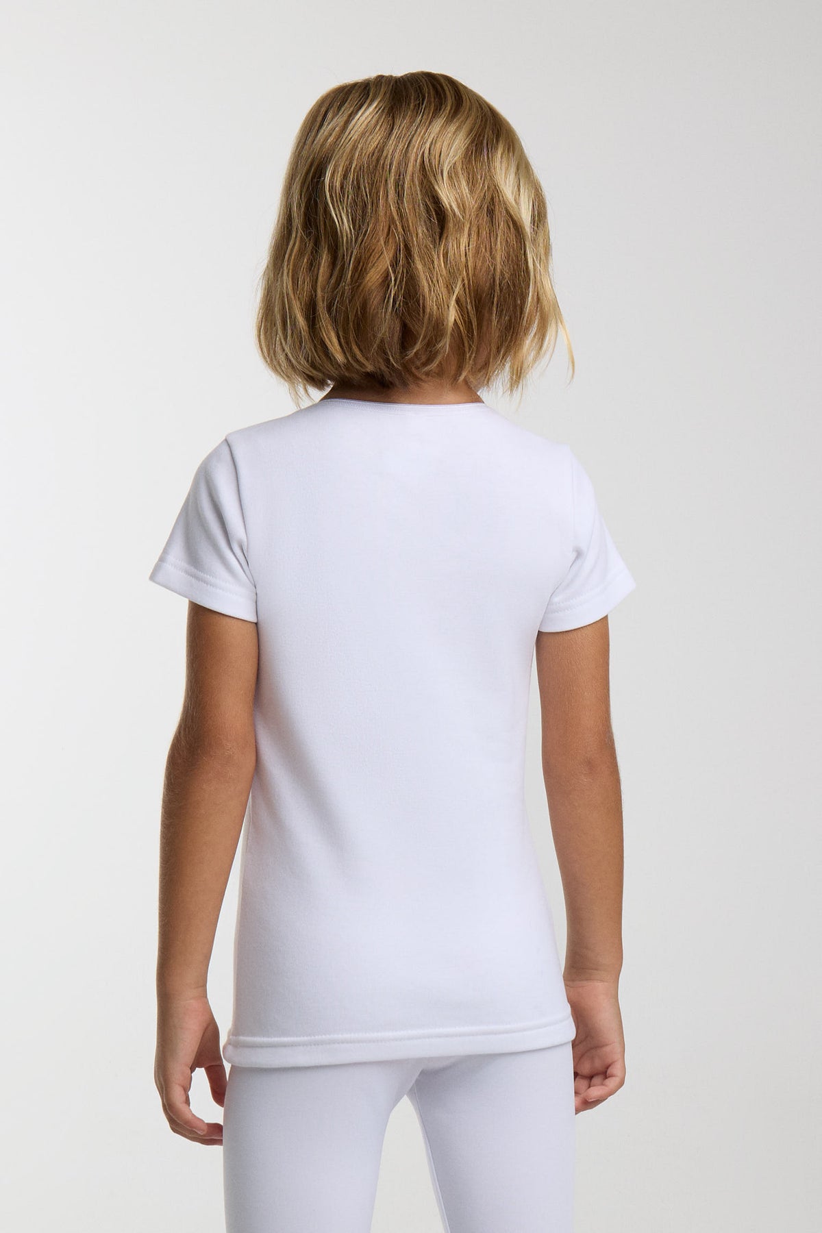 Camiseta térmica leve infantil de manga curta com decote em V, branca.
