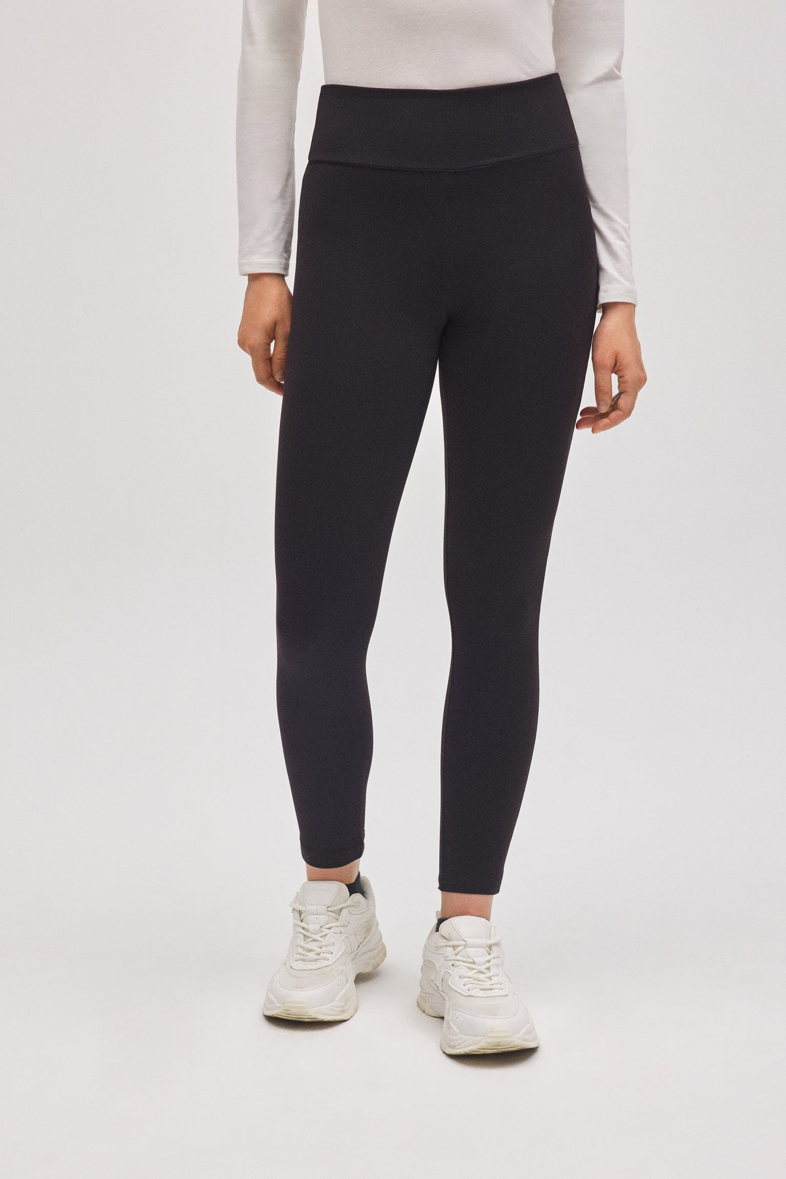 70439-2-leggings-moldeador-efecto-push-up-negro-ysabel-mora