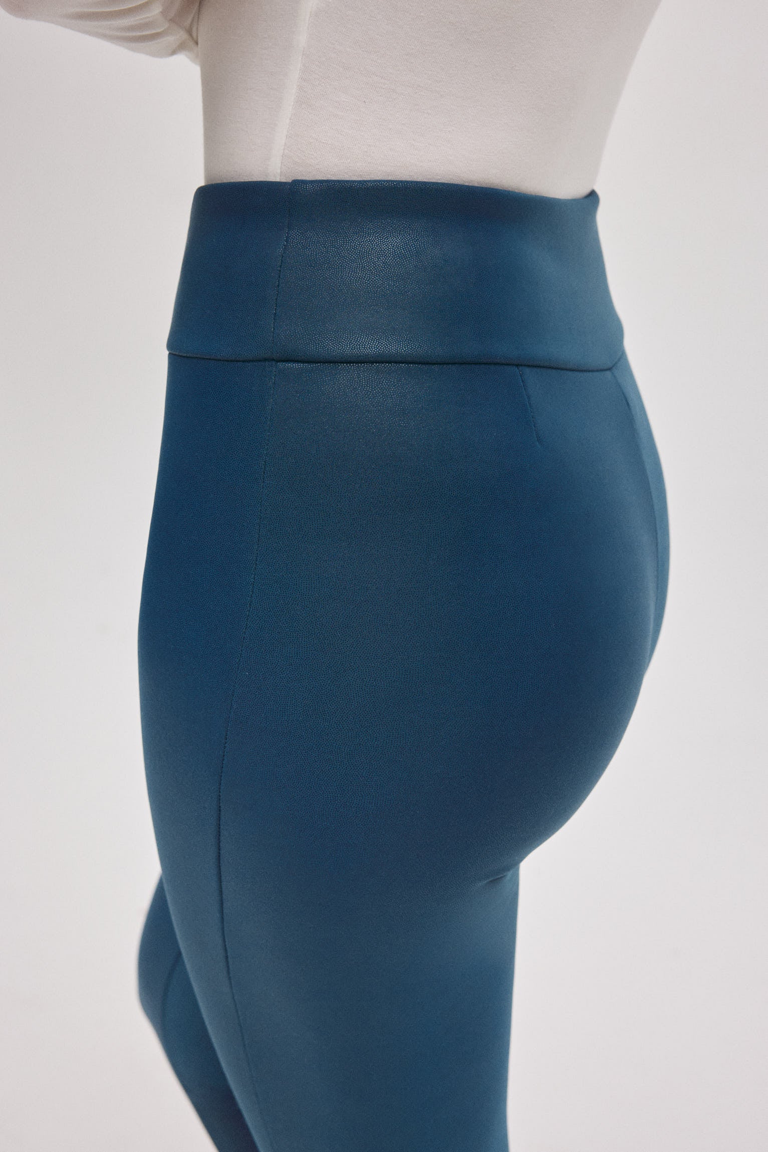 70441-4-leggings-termicos-efecto-piel-azul-ysabel-mora