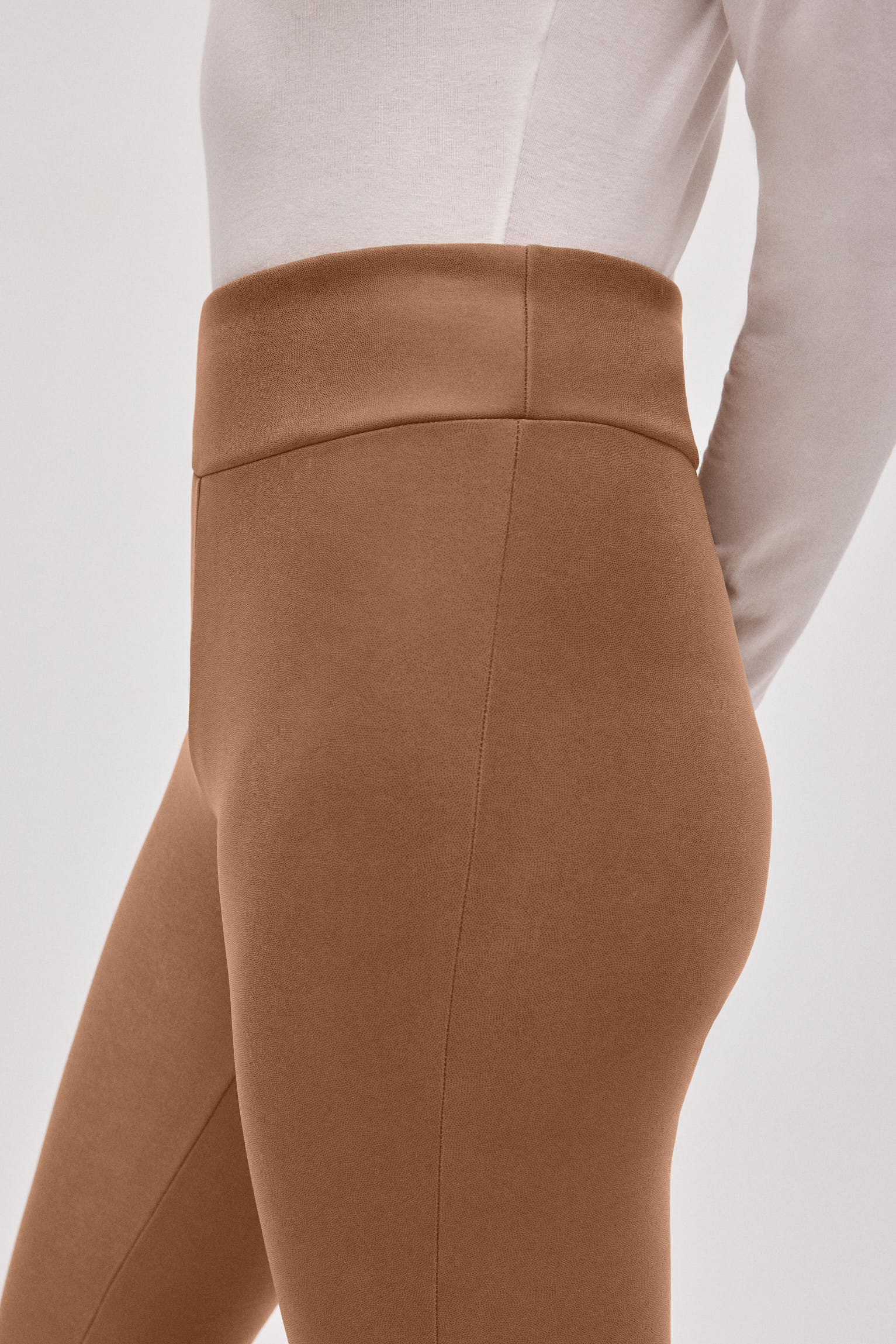 70441-4-leggings-termicos-efecto-piel-camel-ysabel-mora