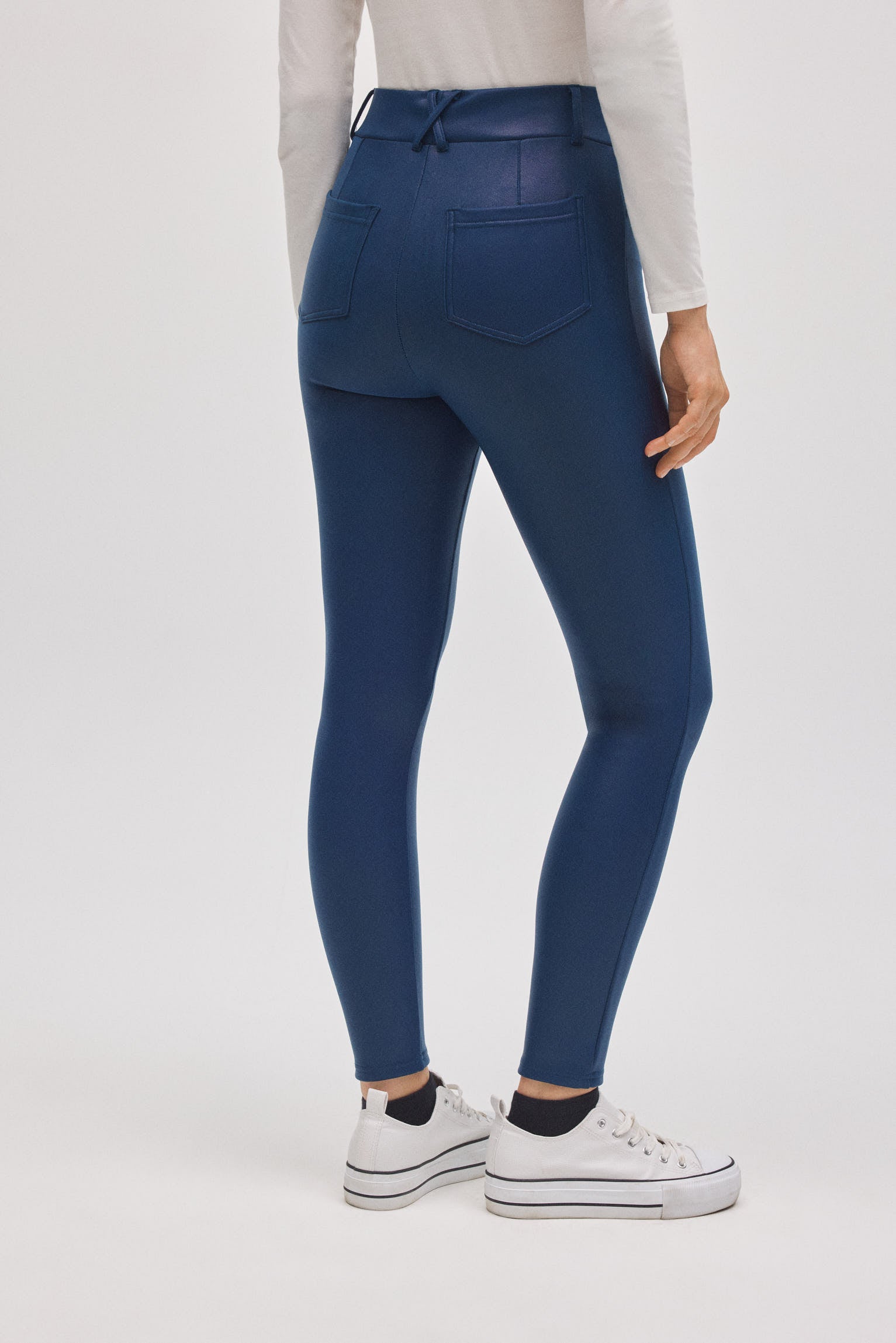 70442-3-pantalon-termico-elastico-efecto-piel-skinny-azul-ysabel-mora
